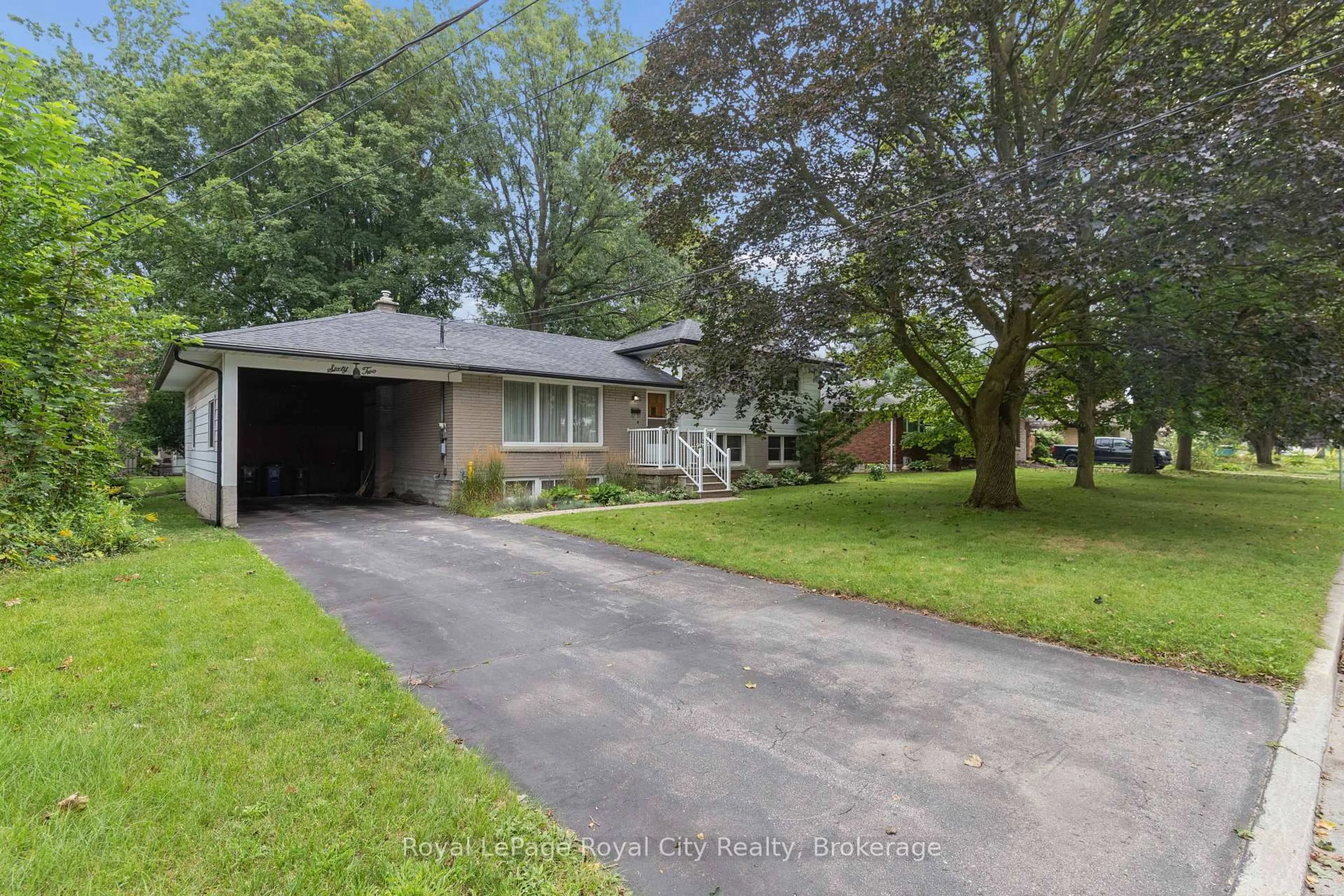A pic from outside/outdoor area/front of a property/back of a property/a pic from drone, street for 62 Rodney Blvd, Guelph Ontario N1G 2H3
