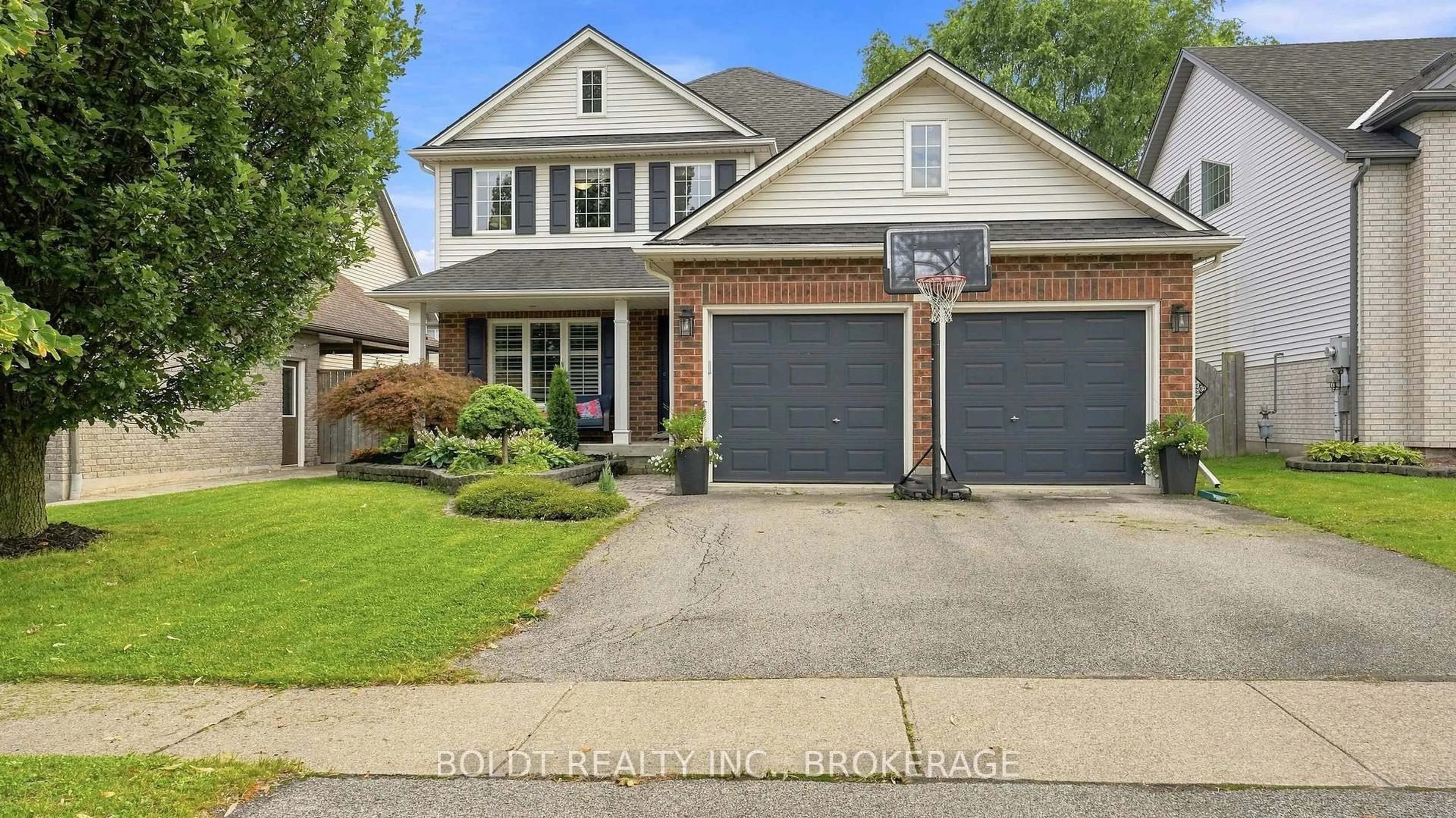 Home with brick exterior material, street for 4 Arlene St, St. Catharines Ontario L2S 4C9