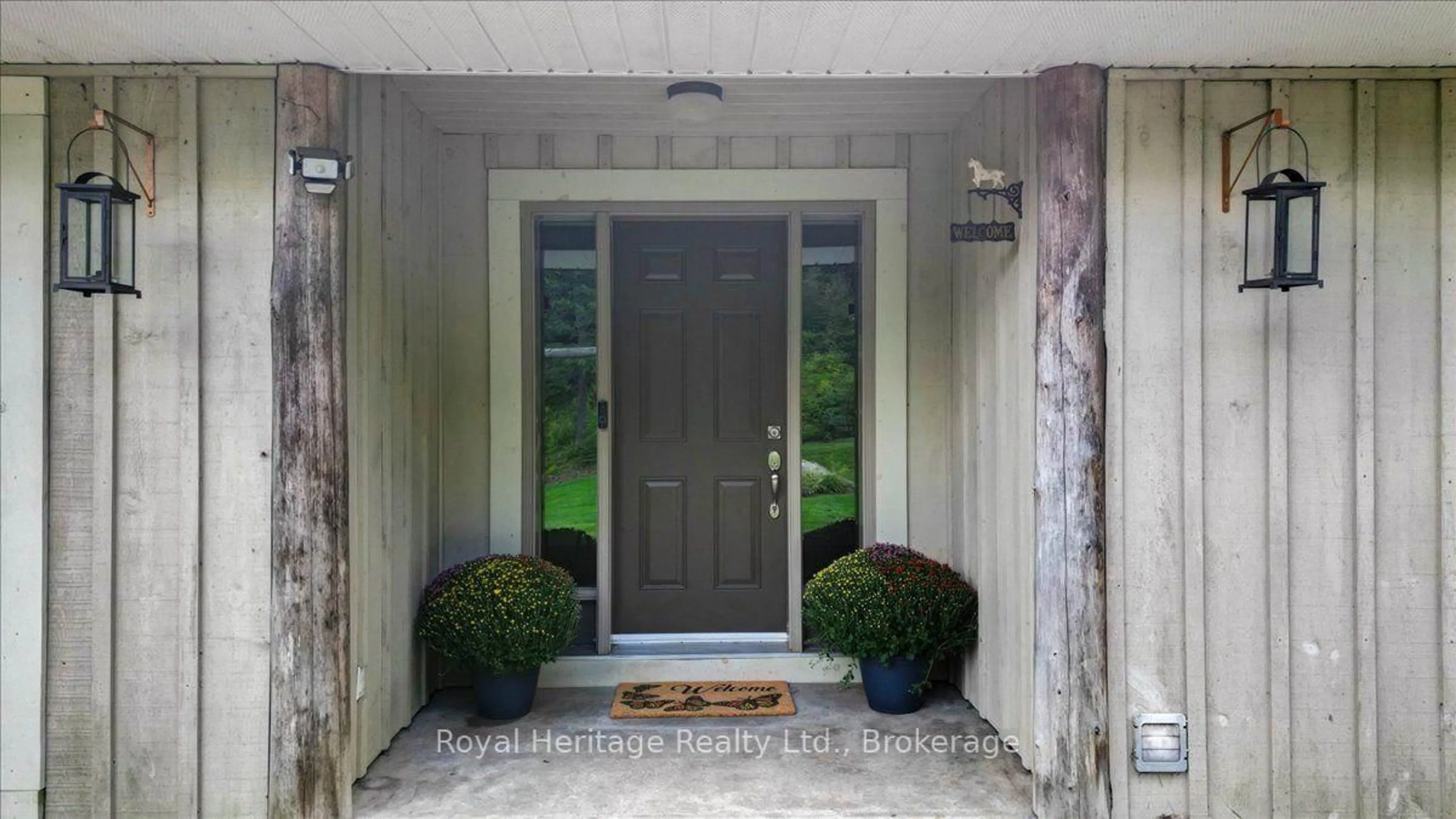 Indoor entryway for 174 Bierworth Rd, Bancroft Ontario K0L 1C0