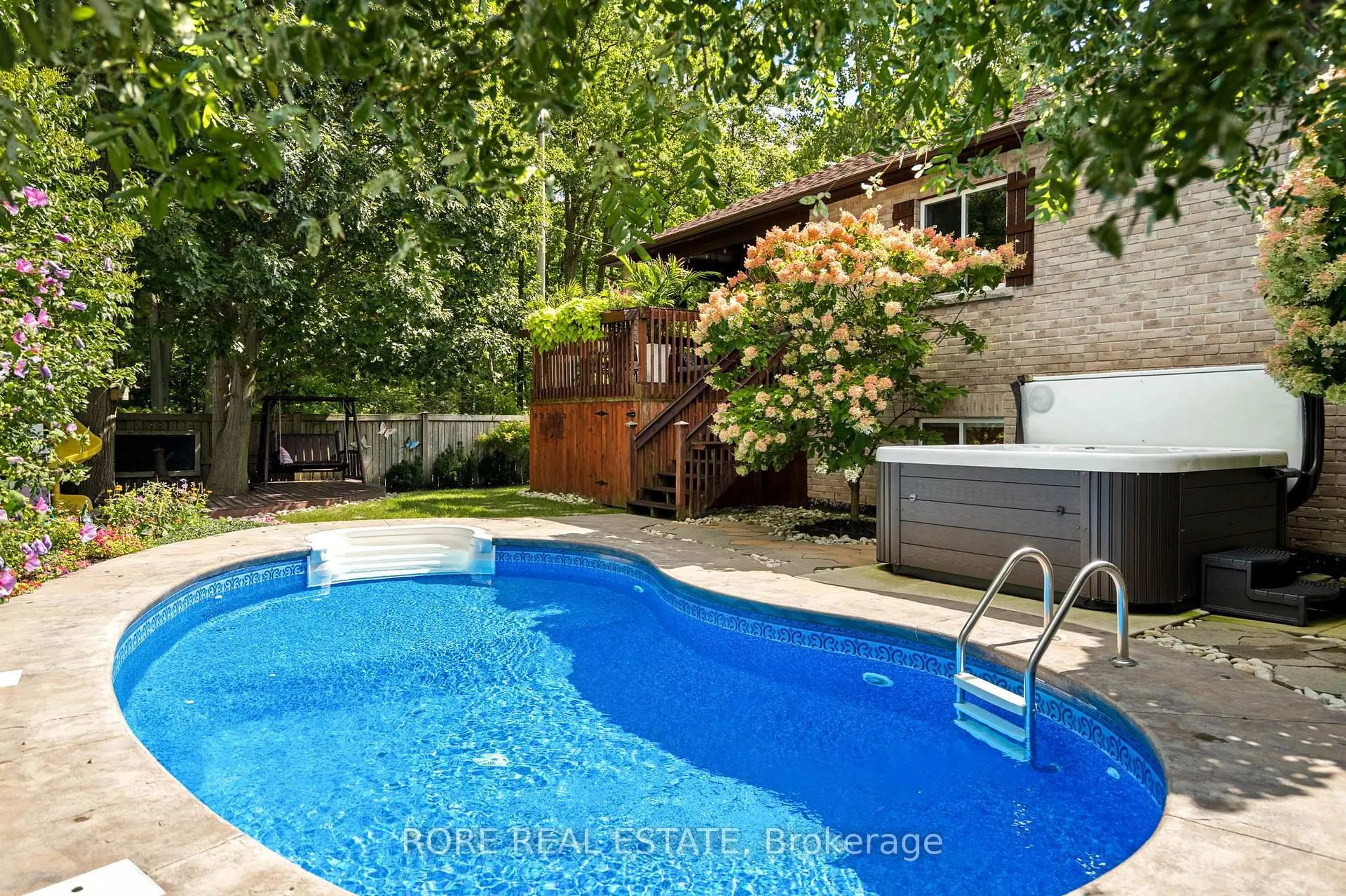 Pool for 3216 Grove Ave, Fort Erie Ontario L0S 1N0