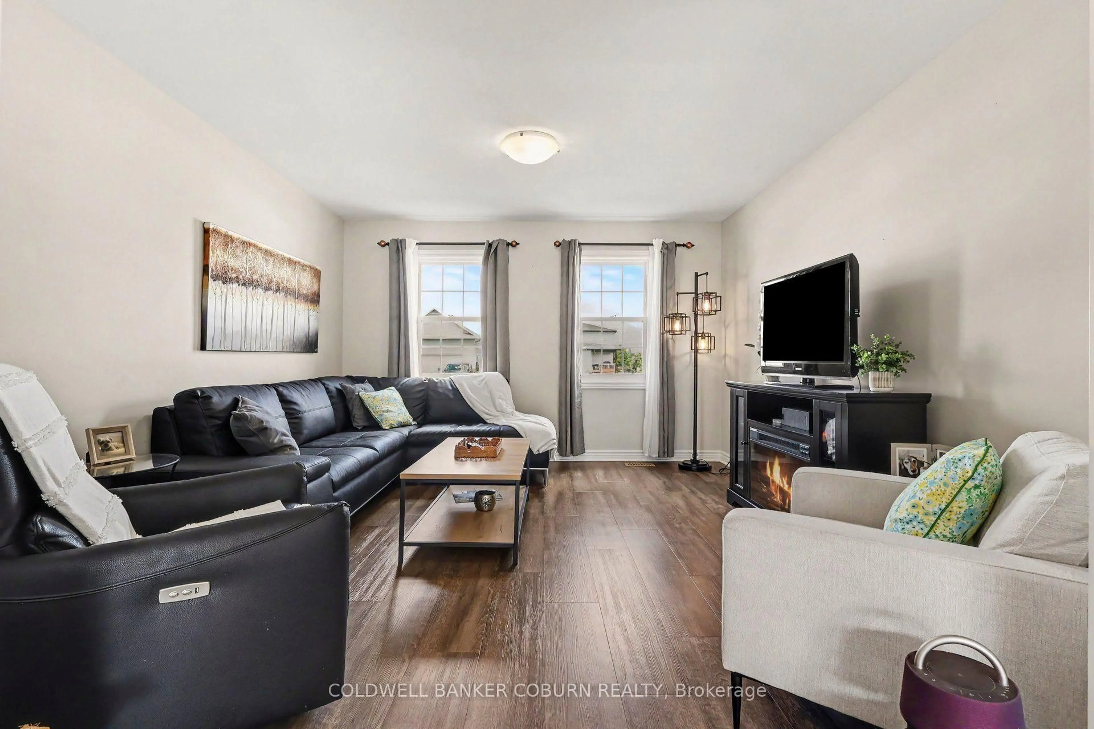 Living room with furniture, unknown for 77 Tabitha Cres, North Dundas Ontario K0C 1H0