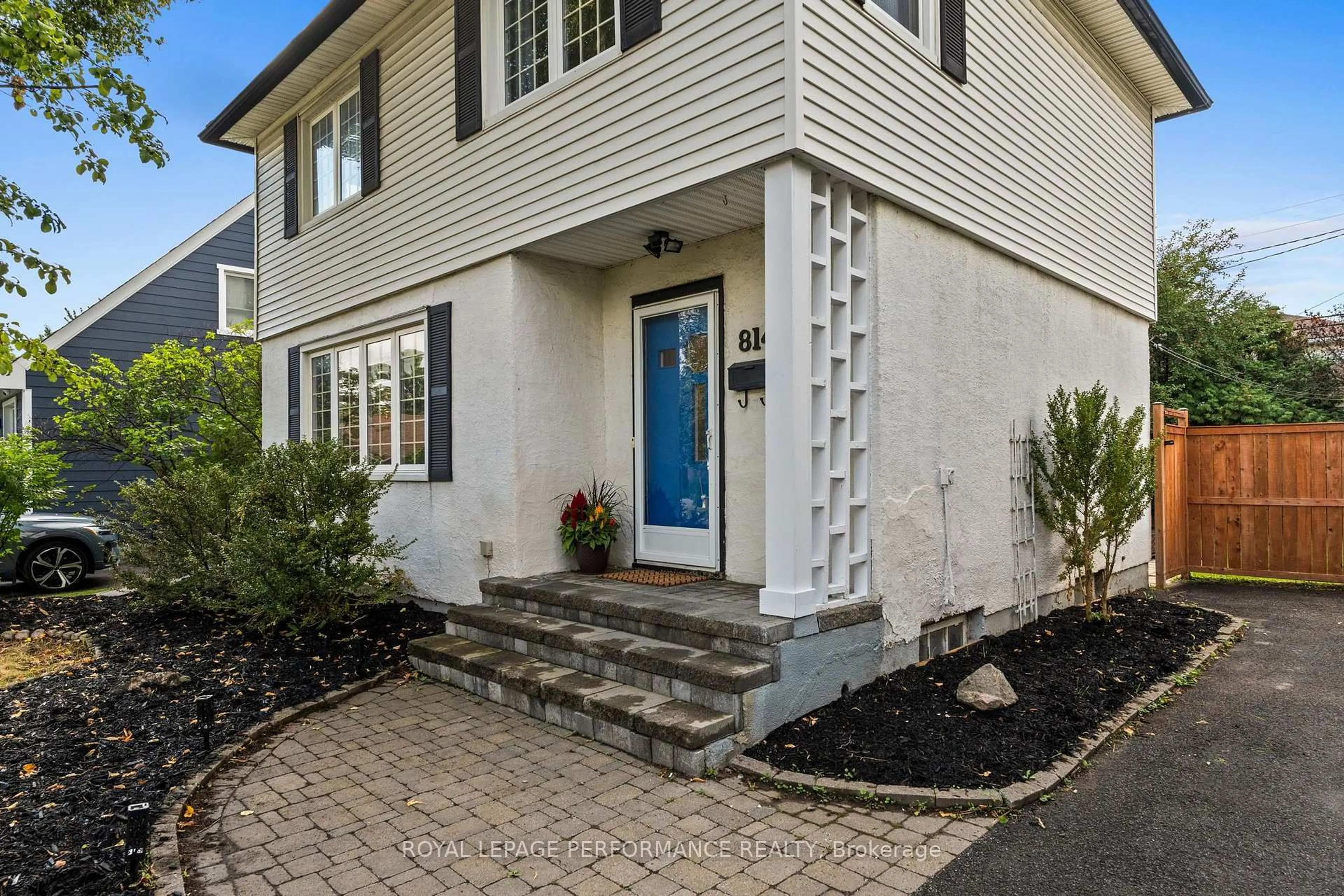 Unknown for 814 Raglan Ave, Ottawa Ontario K1G 1M4