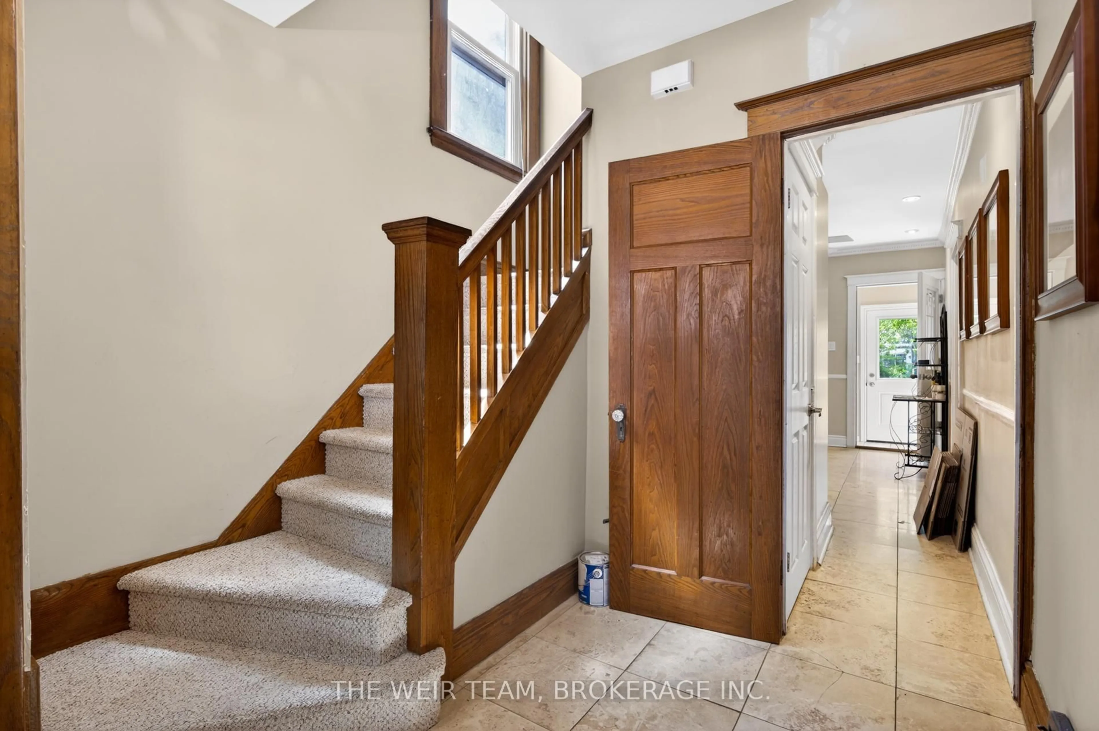 Indoor entryway for 226 Ottawa St, Hamilton Ontario L8K 2E8