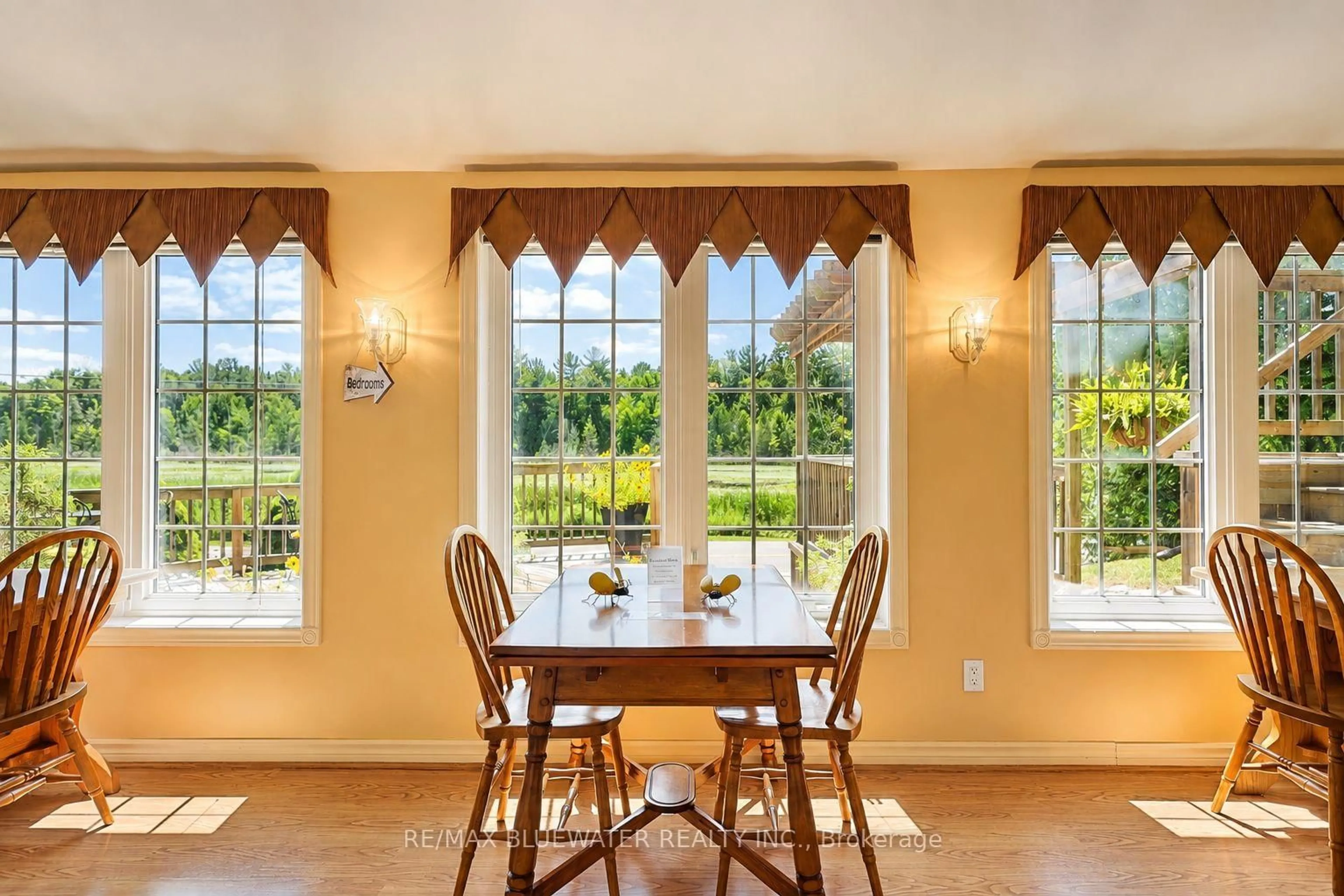 Dining room, ceramic/tile floor for 7196 Outer Dr, Lambton Shores Ontario N0M 2L0