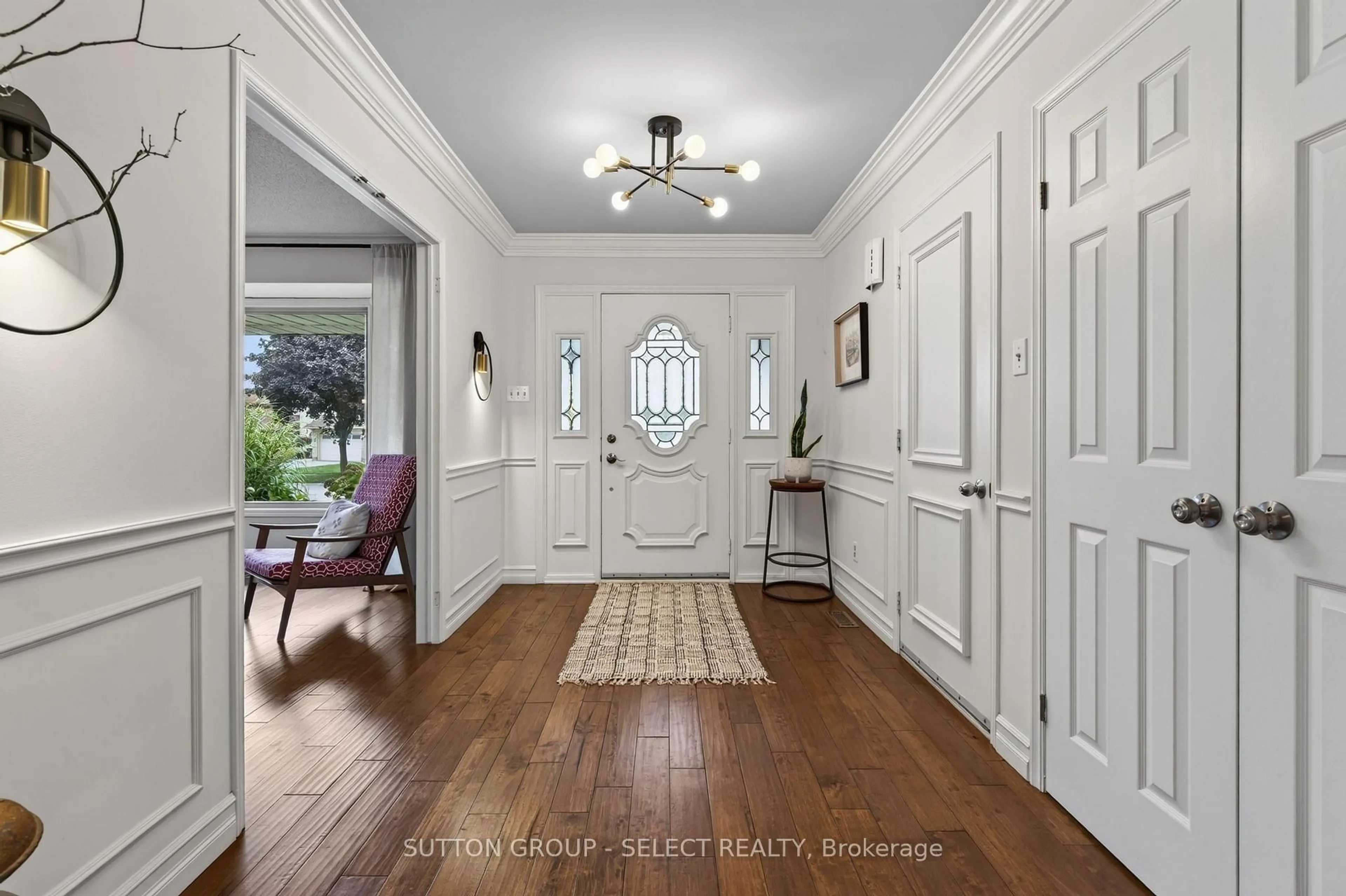 Indoor entryway for 165 Whisperwood Ave, London South Ontario N6K 4C6