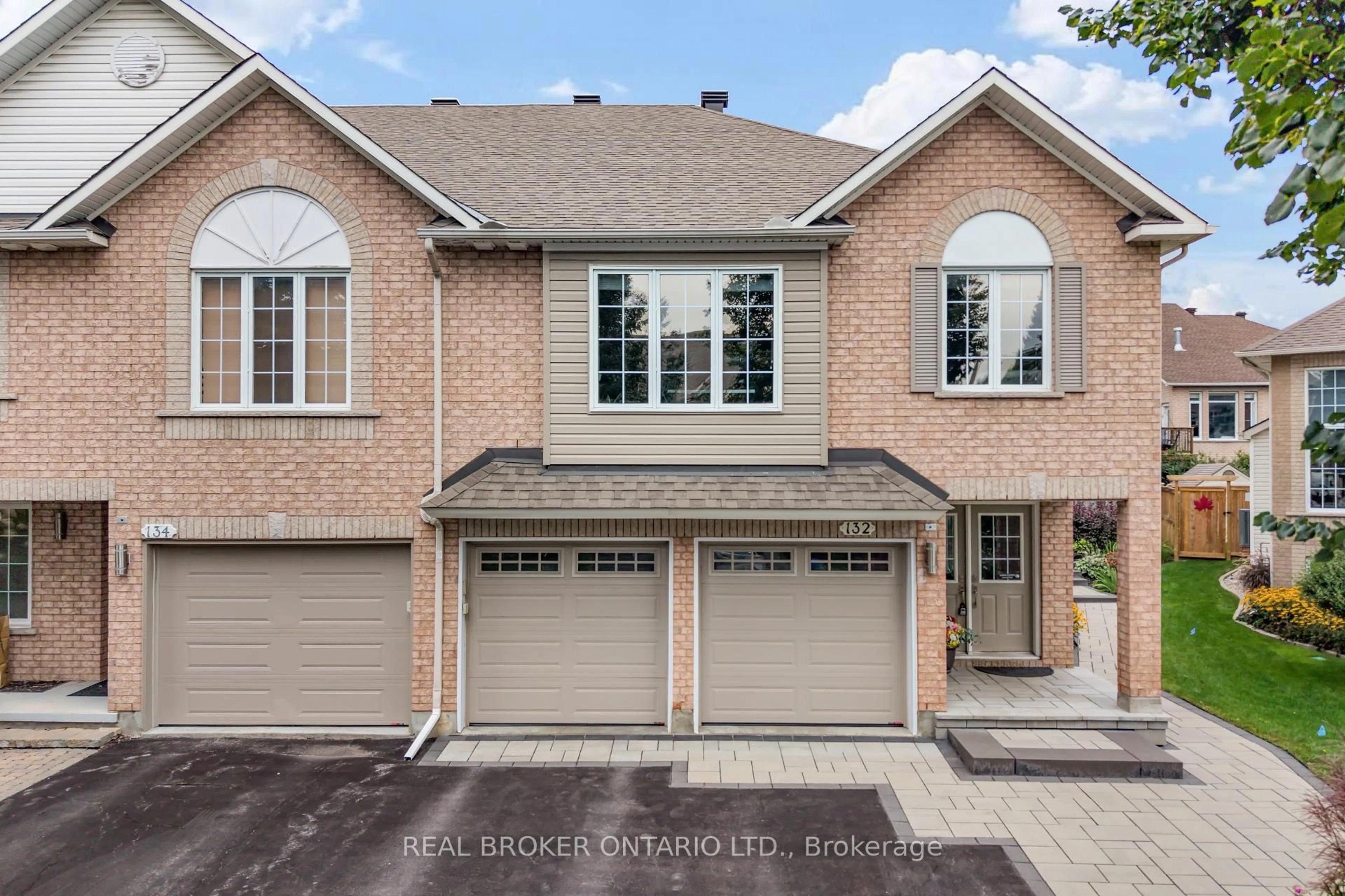 Home with brick exterior material, street for 132 Macassa Circ, Ottawa Ontario K2T 1J9