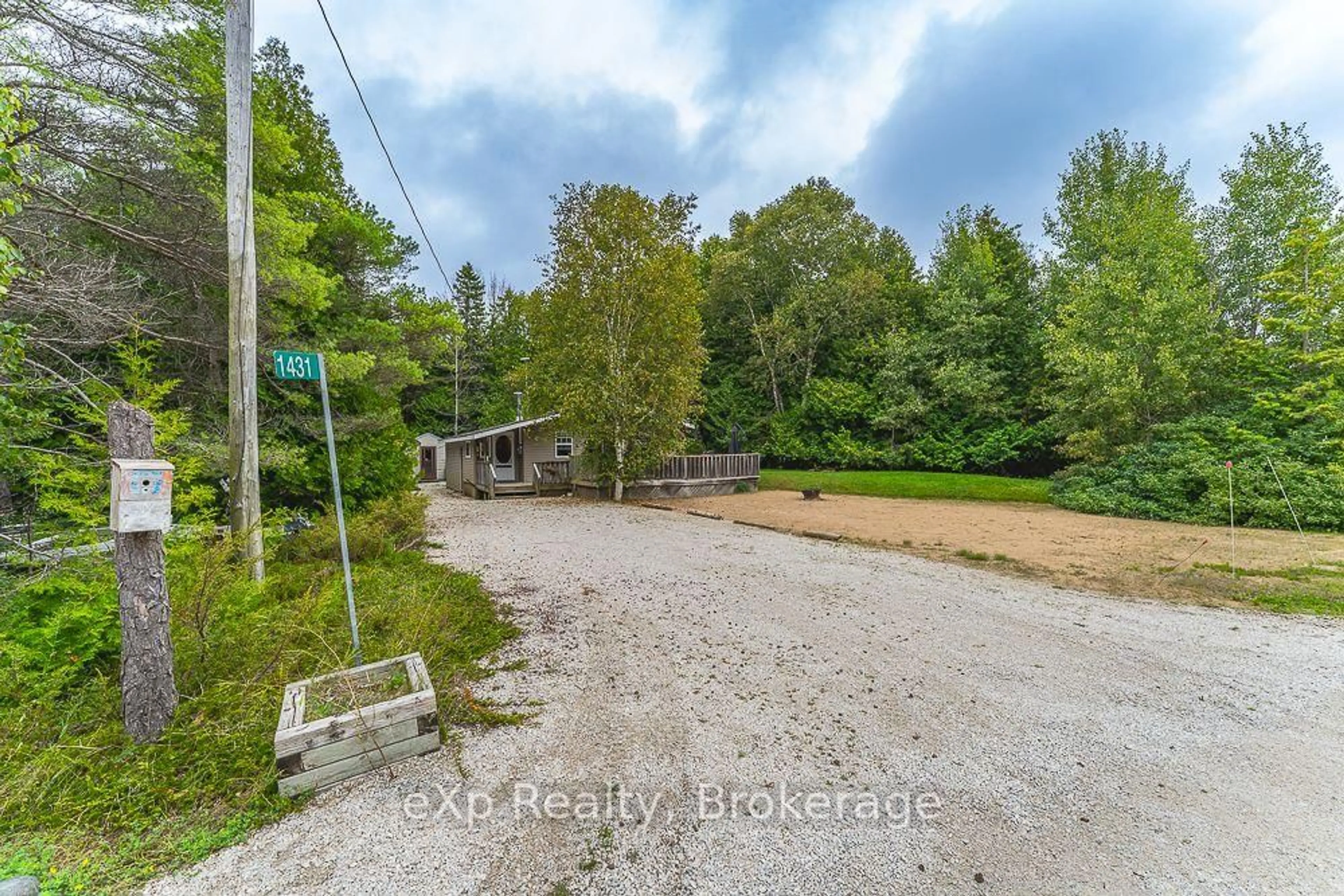 A pic from outside/outdoor area/front of a property/back of a property/a pic from drone, unknown for 1431 Sunset Dr, South Bruce Peninsula Ontario N0H 1X0