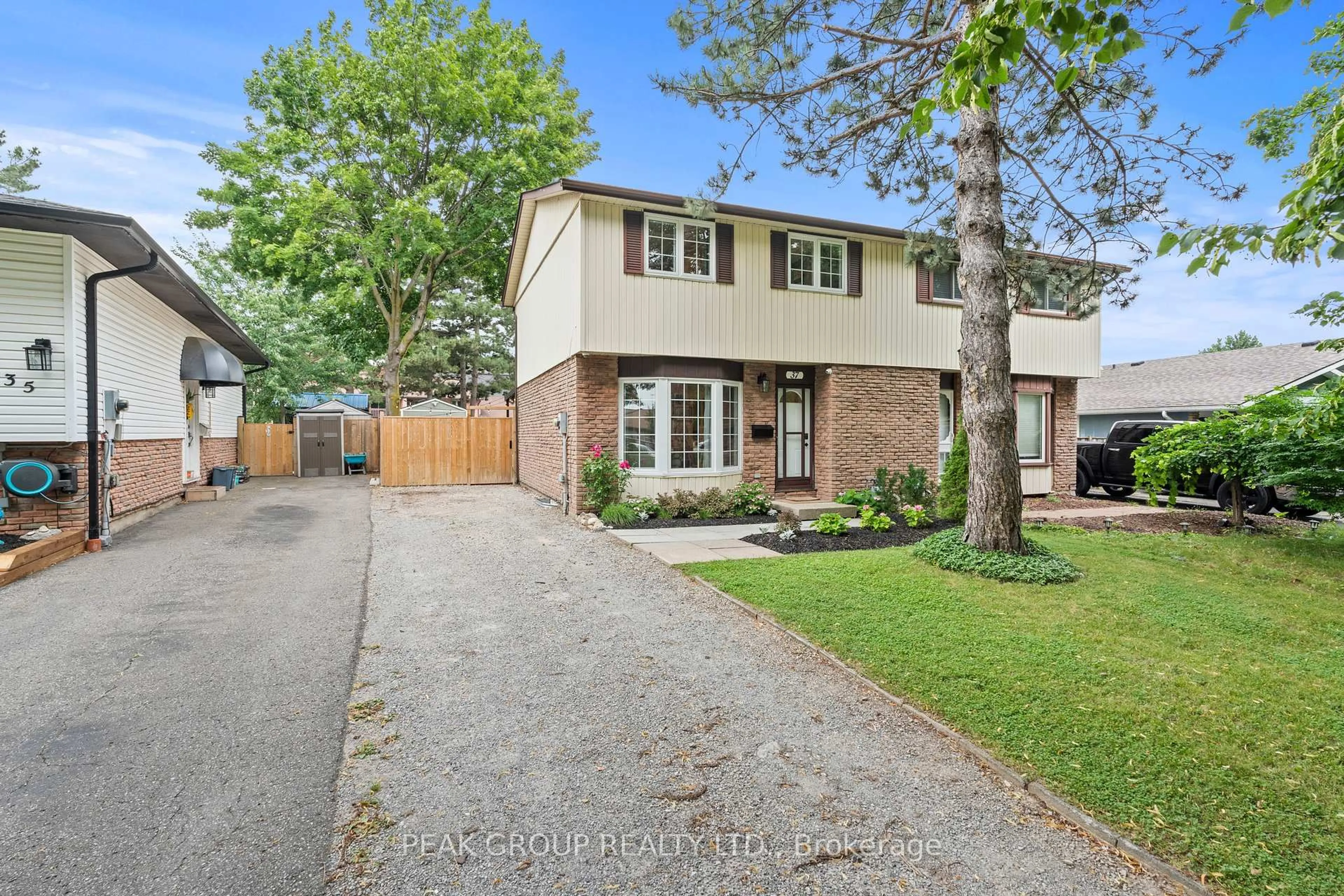 Home with brick exterior material, street for 37 Elma St, St. Catharines Ontario L2N 6Z2