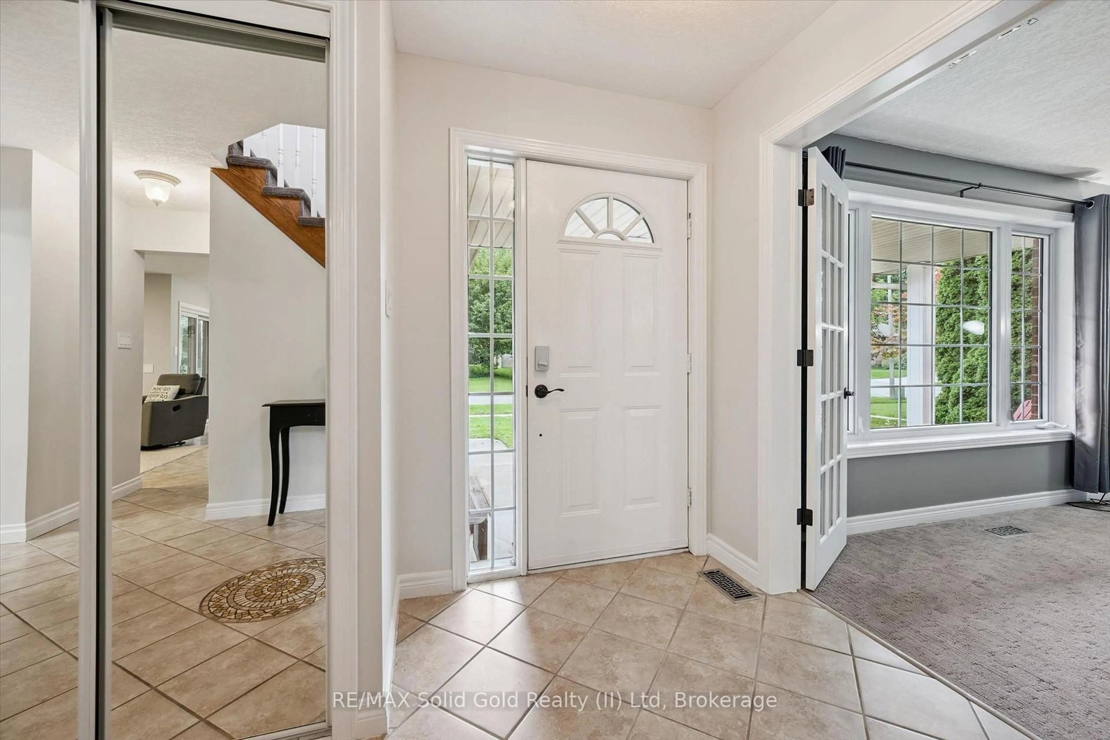 Indoor entryway for 10 Merner Pl, Wilmot Ontario N3A 1Z6