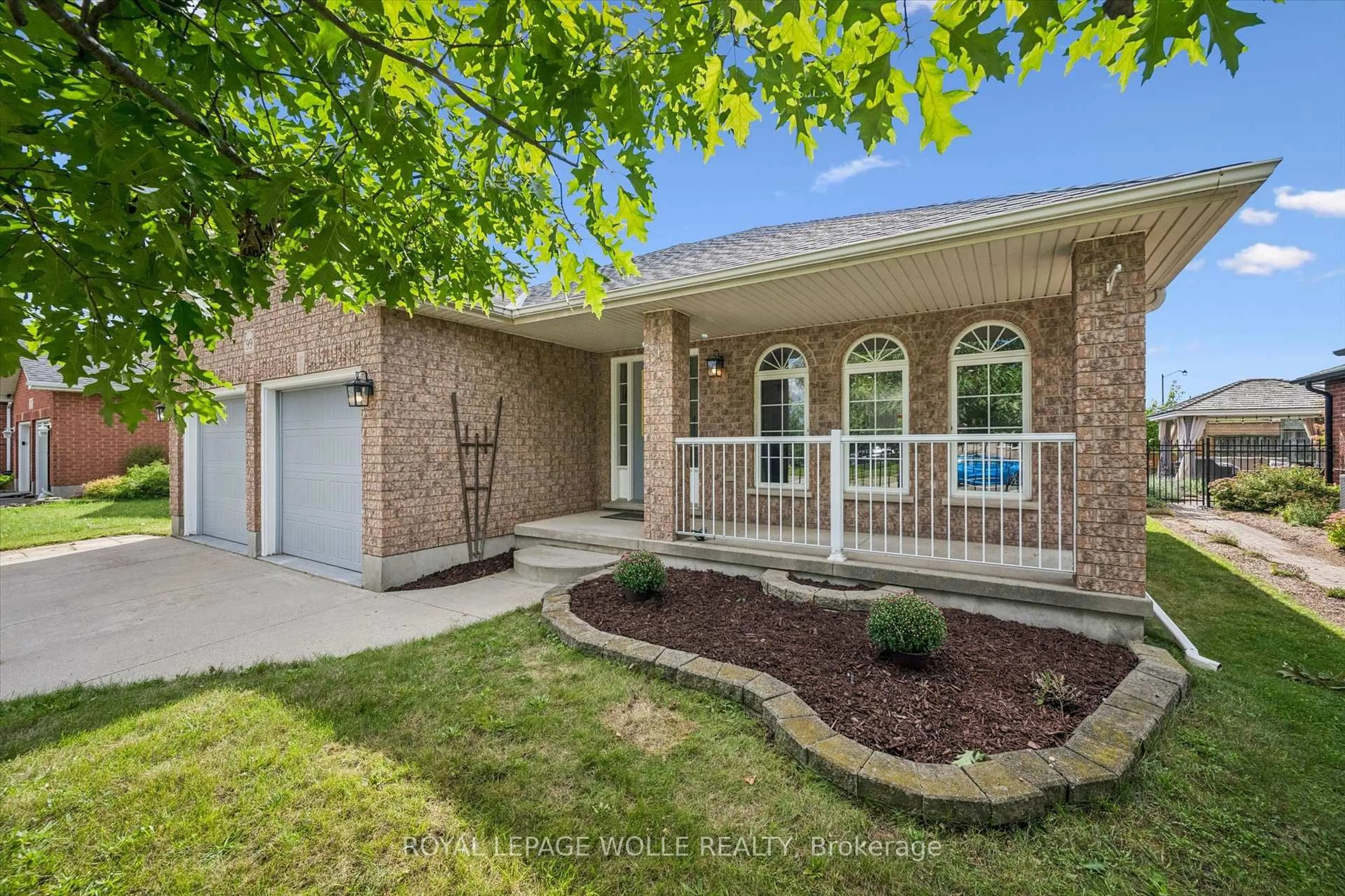 Home with brick exterior material, street for 99 Westcliff Way, Cambridge Ontario N1S 5A7