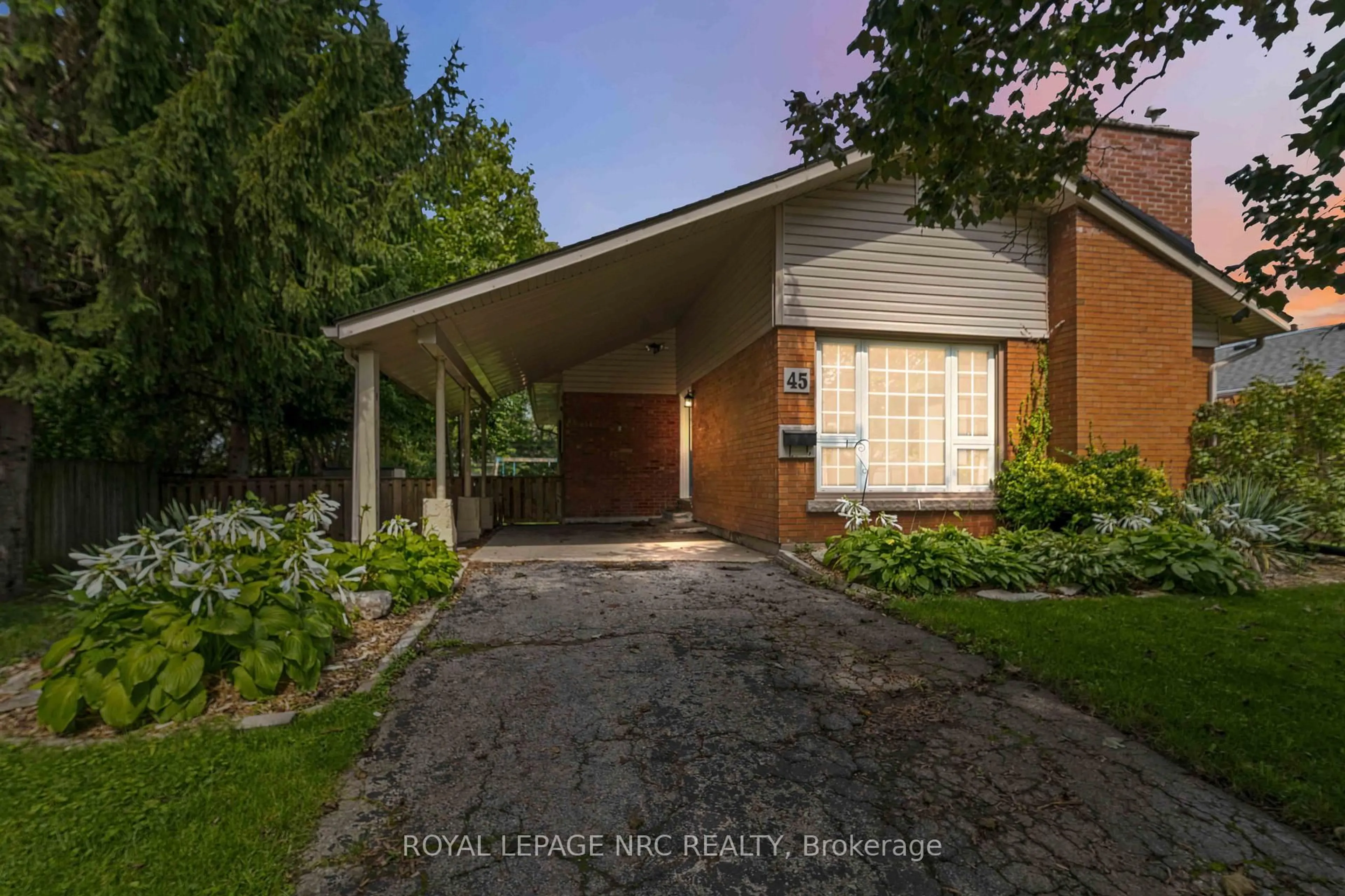 Unknown for 45 Woodcroft Cres, Welland Ontario L3C 2H6