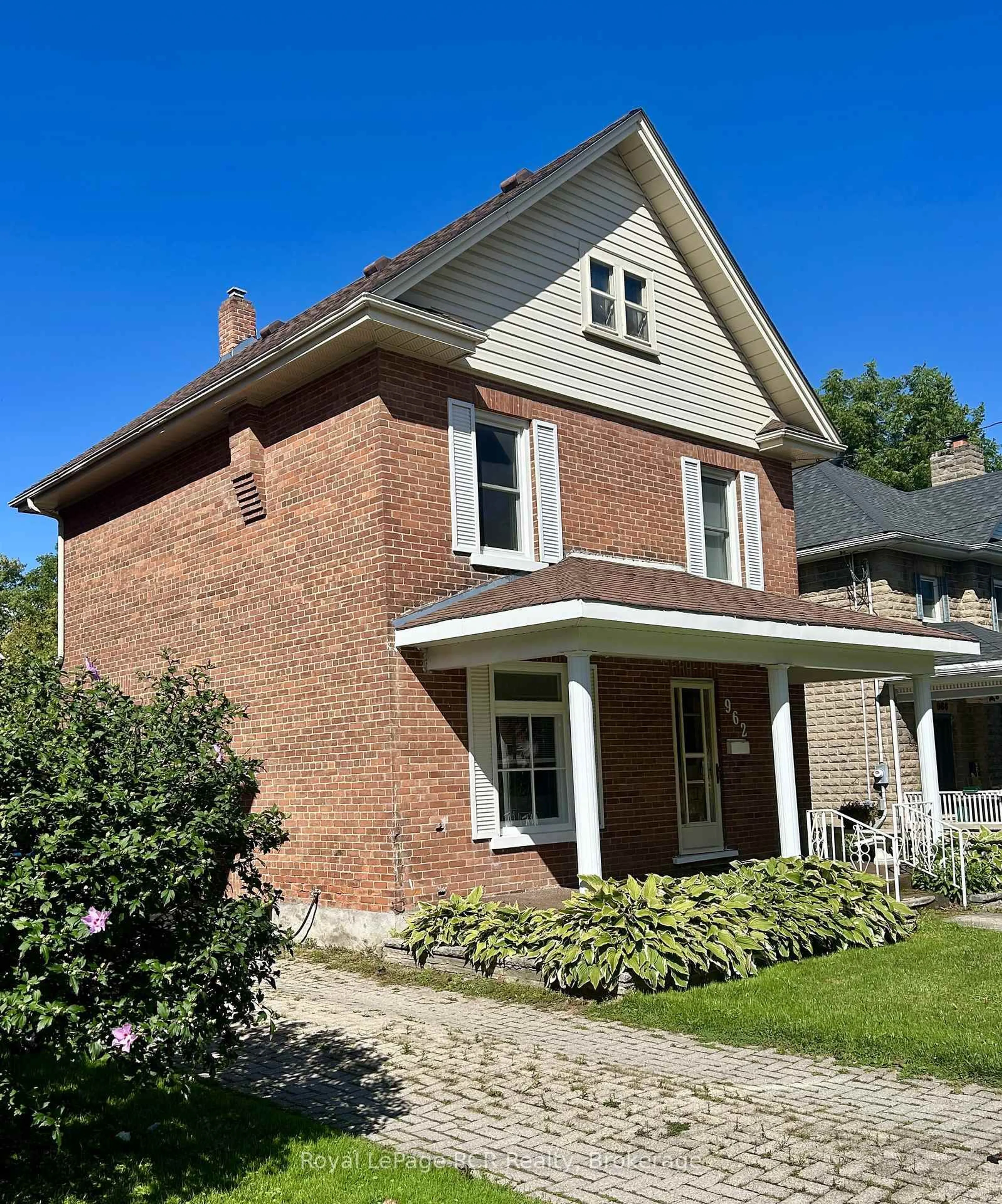 Home with brick exterior material, street for 962 7th Ave, Owen Sound Ontario N4K 2Y8