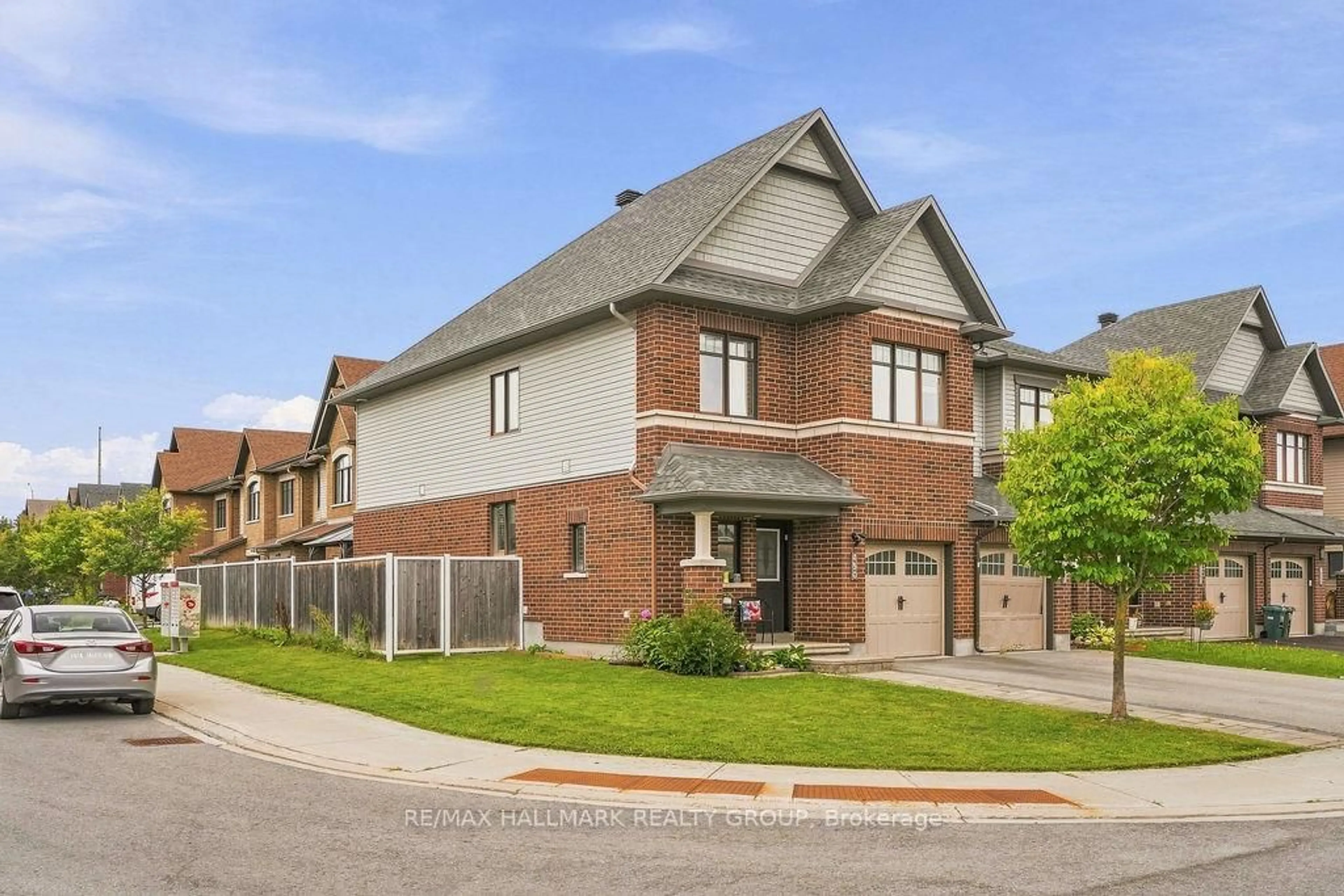 Home with brick exterior material, street for 450 Brettonwood Rdge, Ottawa Ontario K2T 0L1