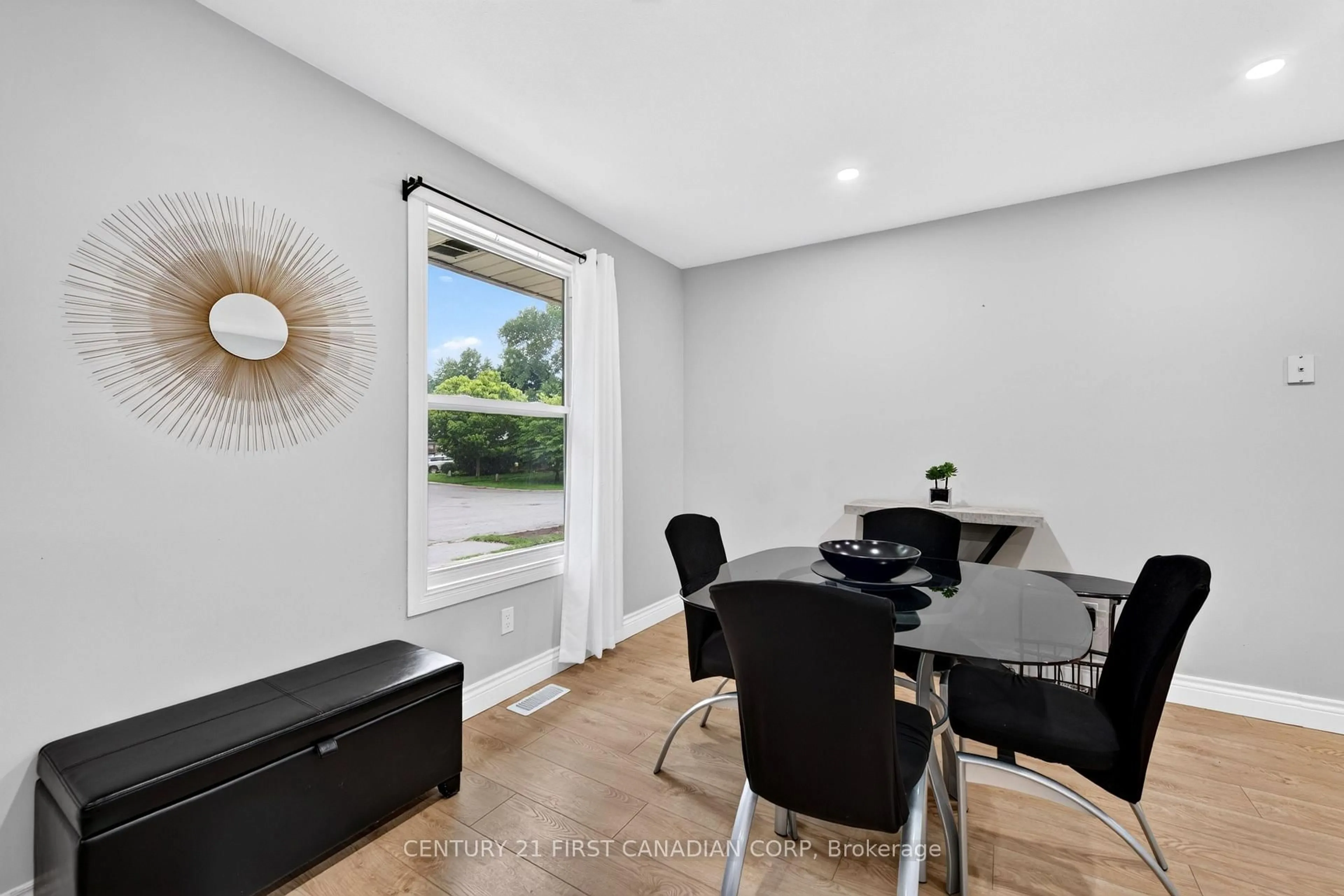 Dining room, wood/laminate floor for 23 Brunswick Ave, London North Ontario N6G 3K4