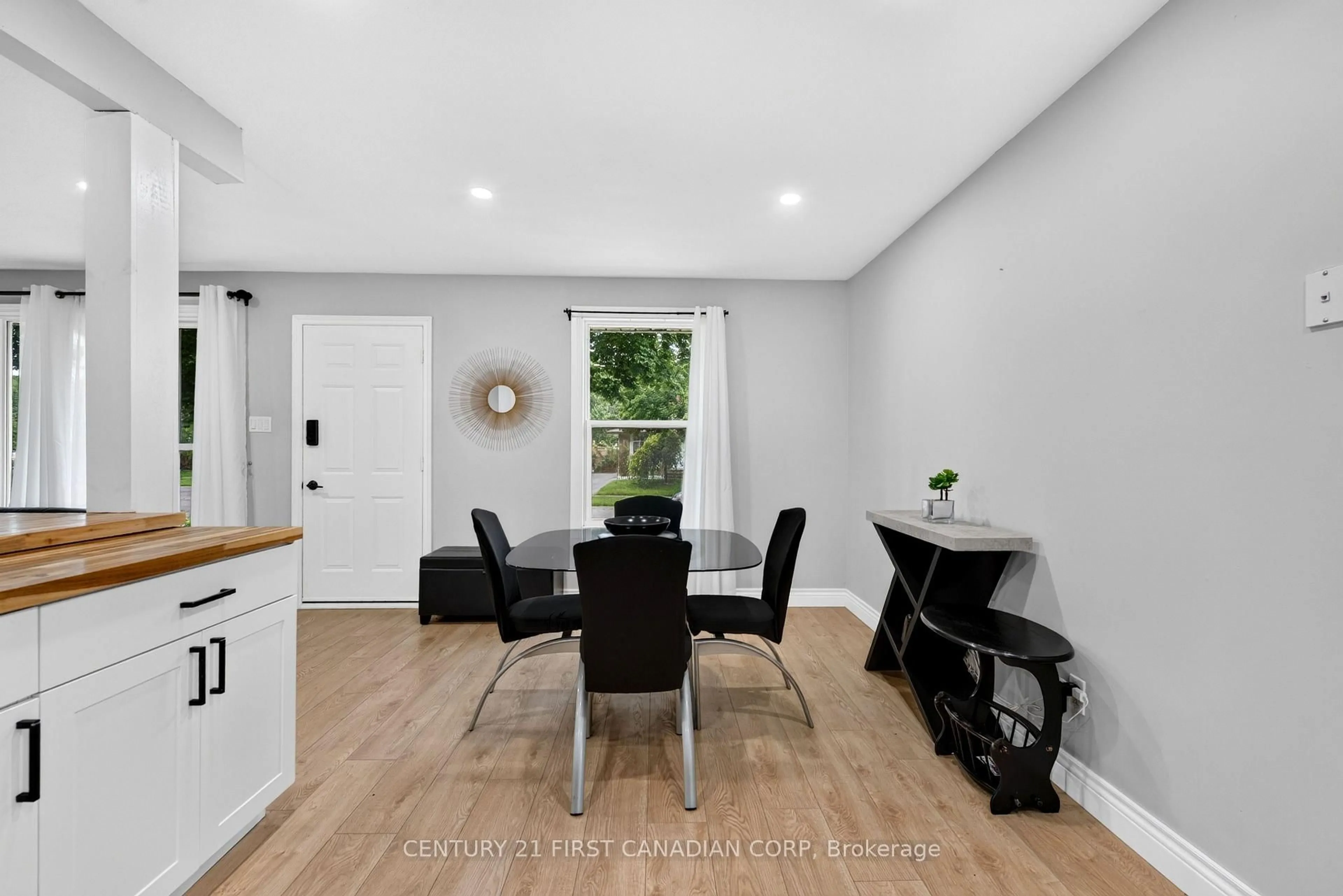 Dining room, unknown for 23 Brunswick Ave, London North Ontario N6G 3K4