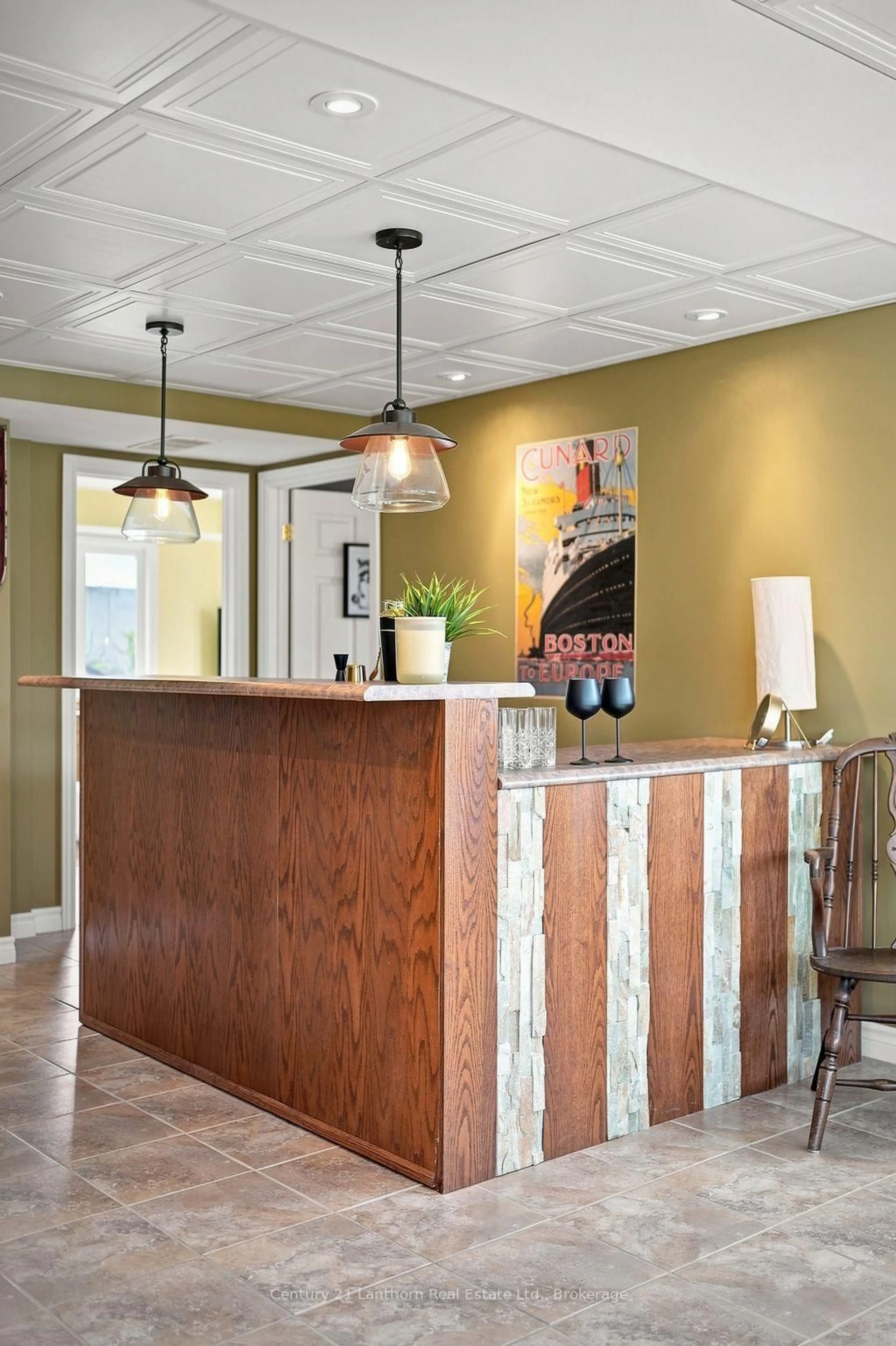 Lobby for 2318 Hutcheson (HWY 15) Dr, Kingston Ontario K7L 4V3