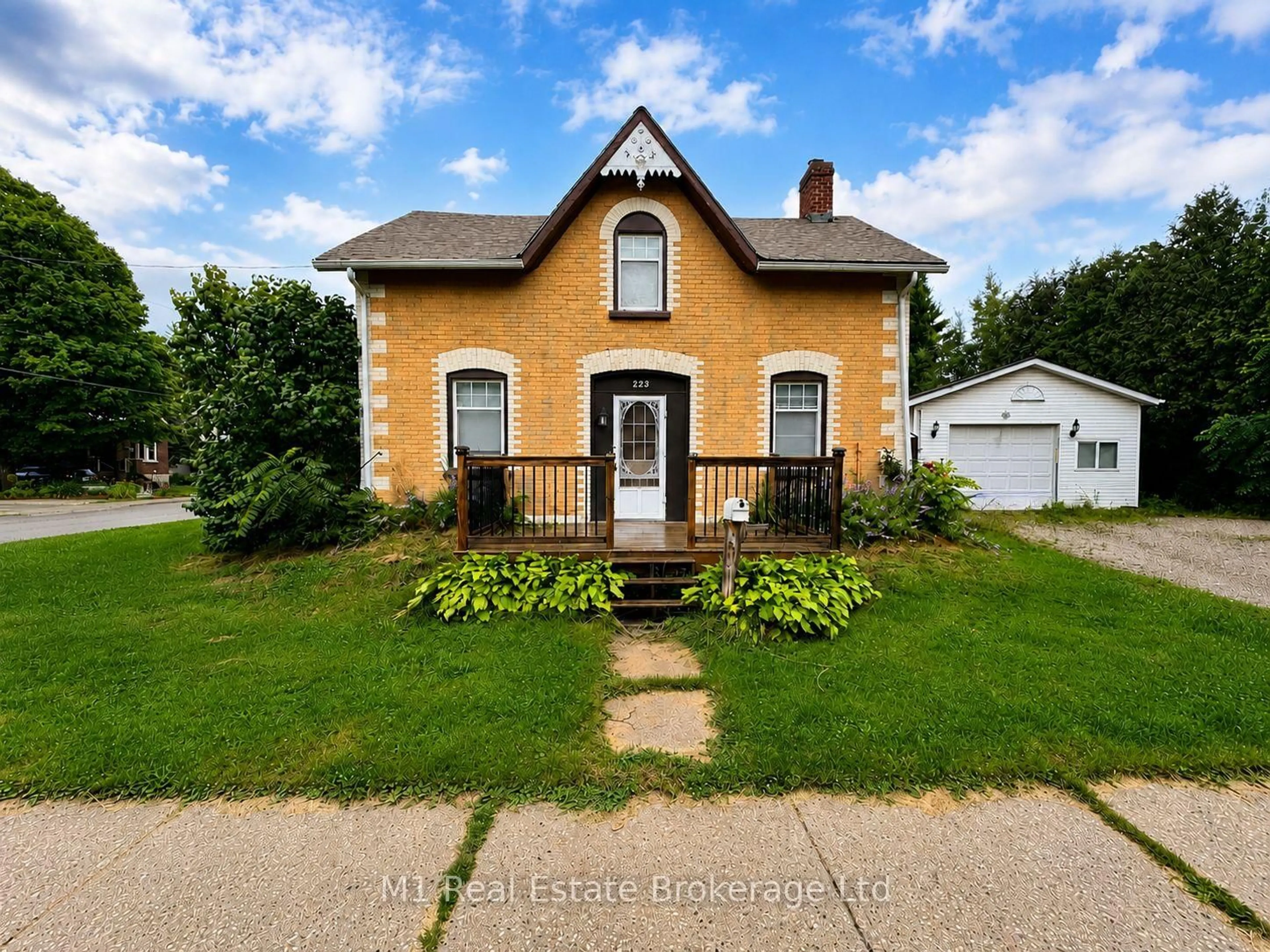 Unknown for 223 ST. GEORGE St, Centre Wellington Ontario N1M 1K5
