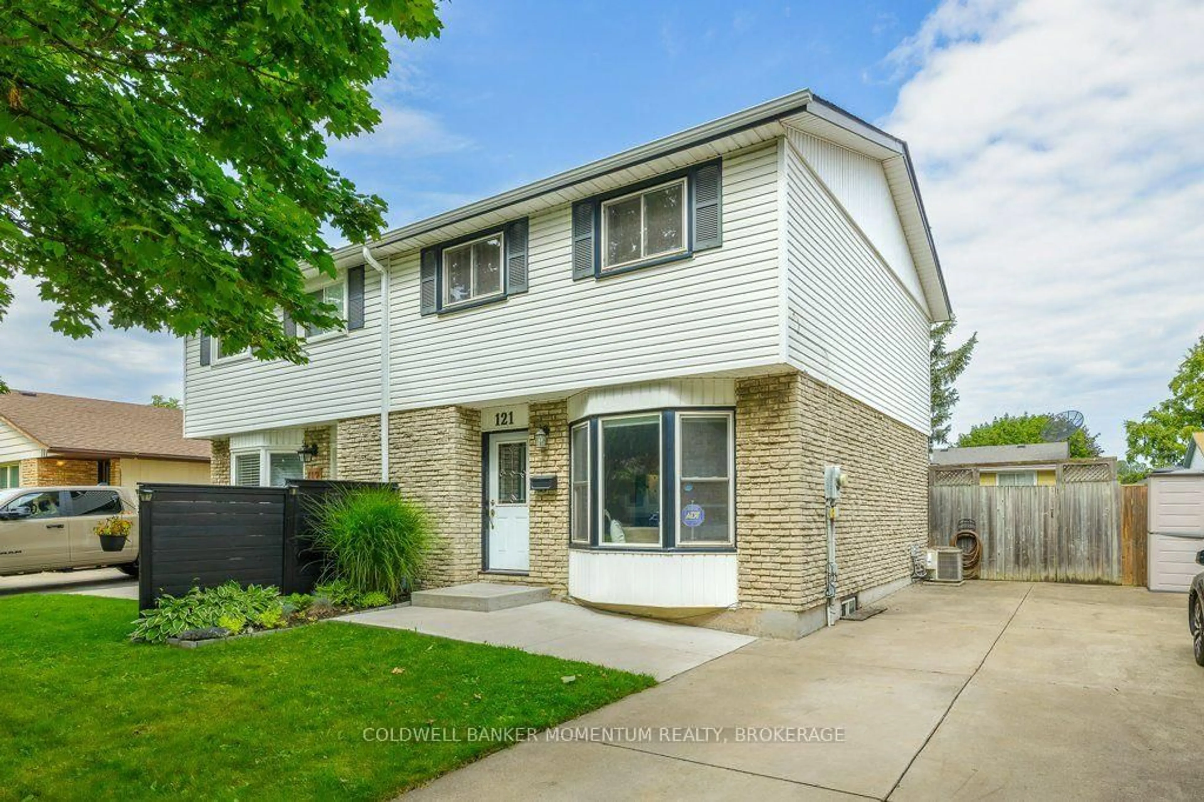 Unknown for 121 Dorothy St, St. Catharines Ontario L2N 6Z6