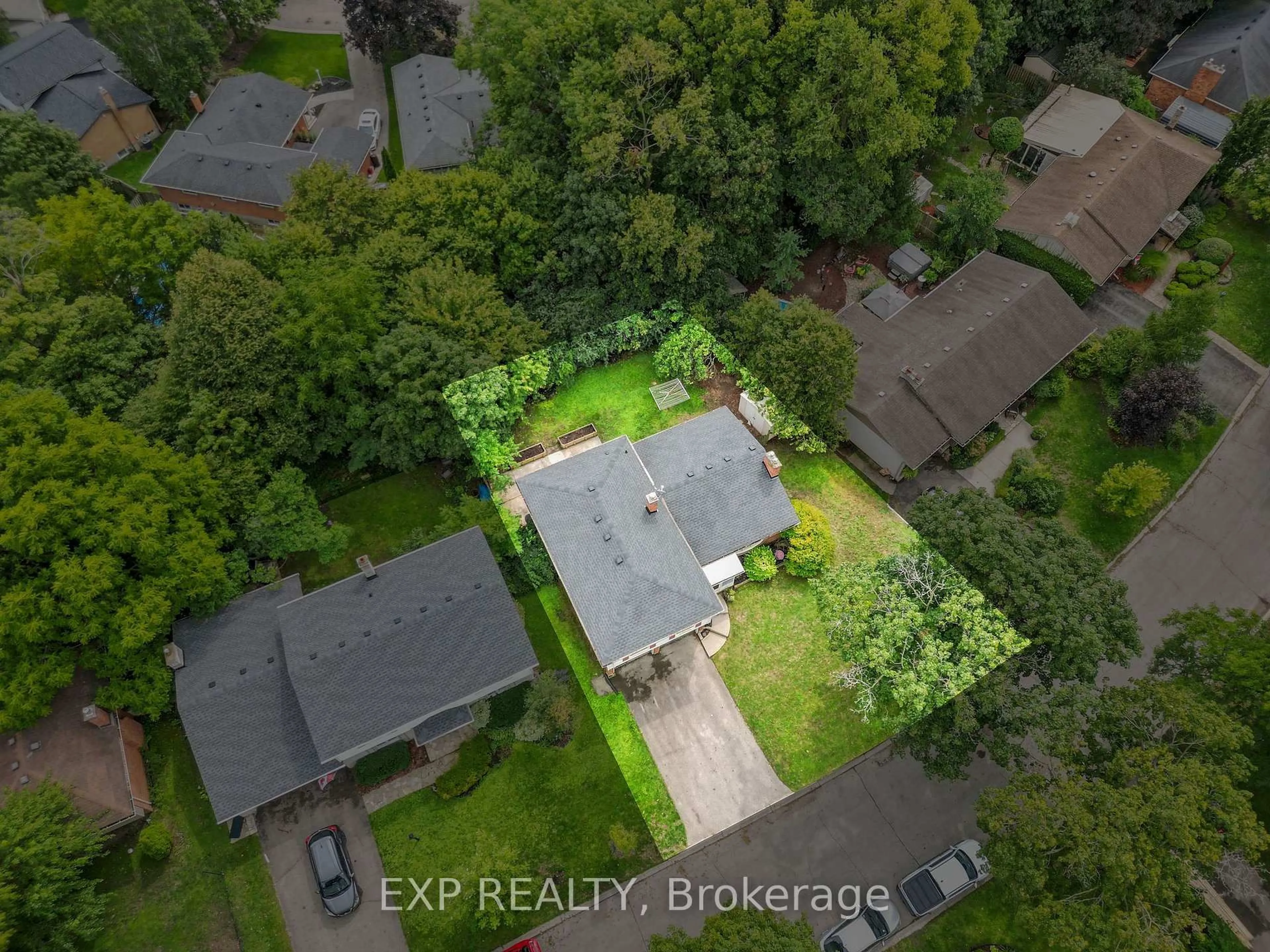 A pic from outside/outdoor area/front of a property/back of a property/a pic from drone, street for 47 Glenburnie Cres, London North Ontario N5X 2A1
