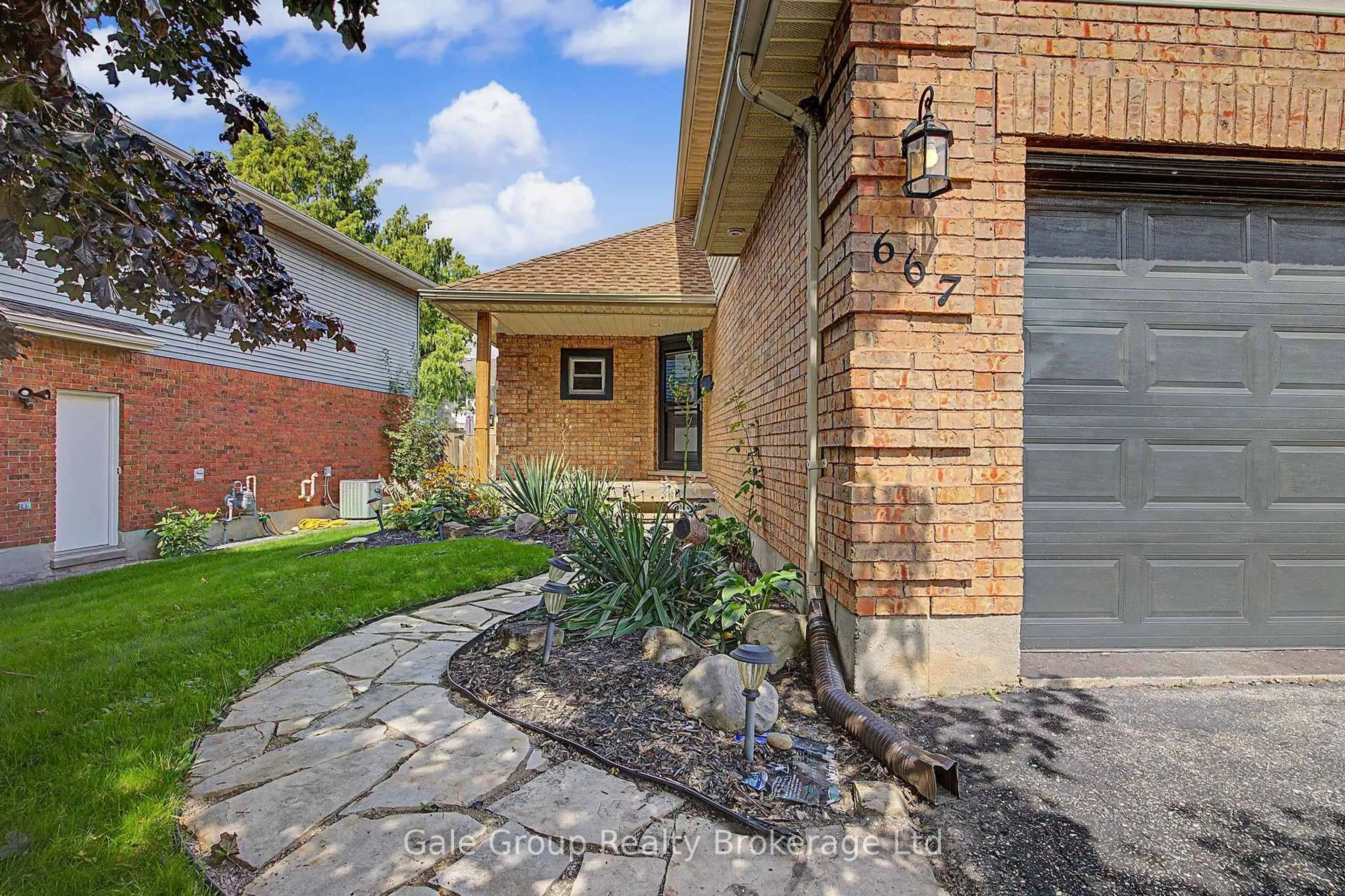 Home with brick exterior material, street for 667 Springbank Ave, Woodstock Ontario N4T 1E3