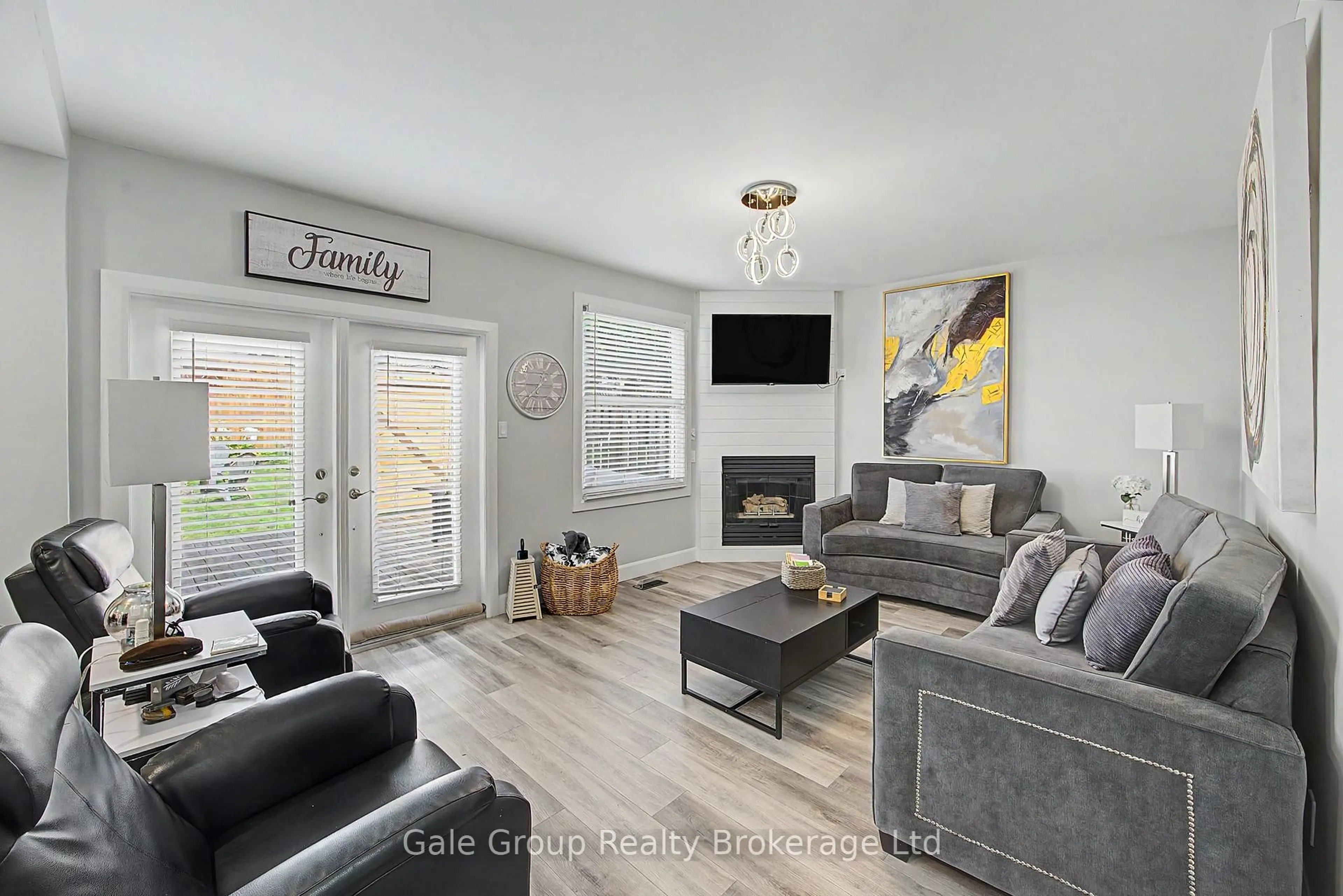 Living room with furniture, unknown for 667 Springbank Ave, Woodstock Ontario N4T 1E3