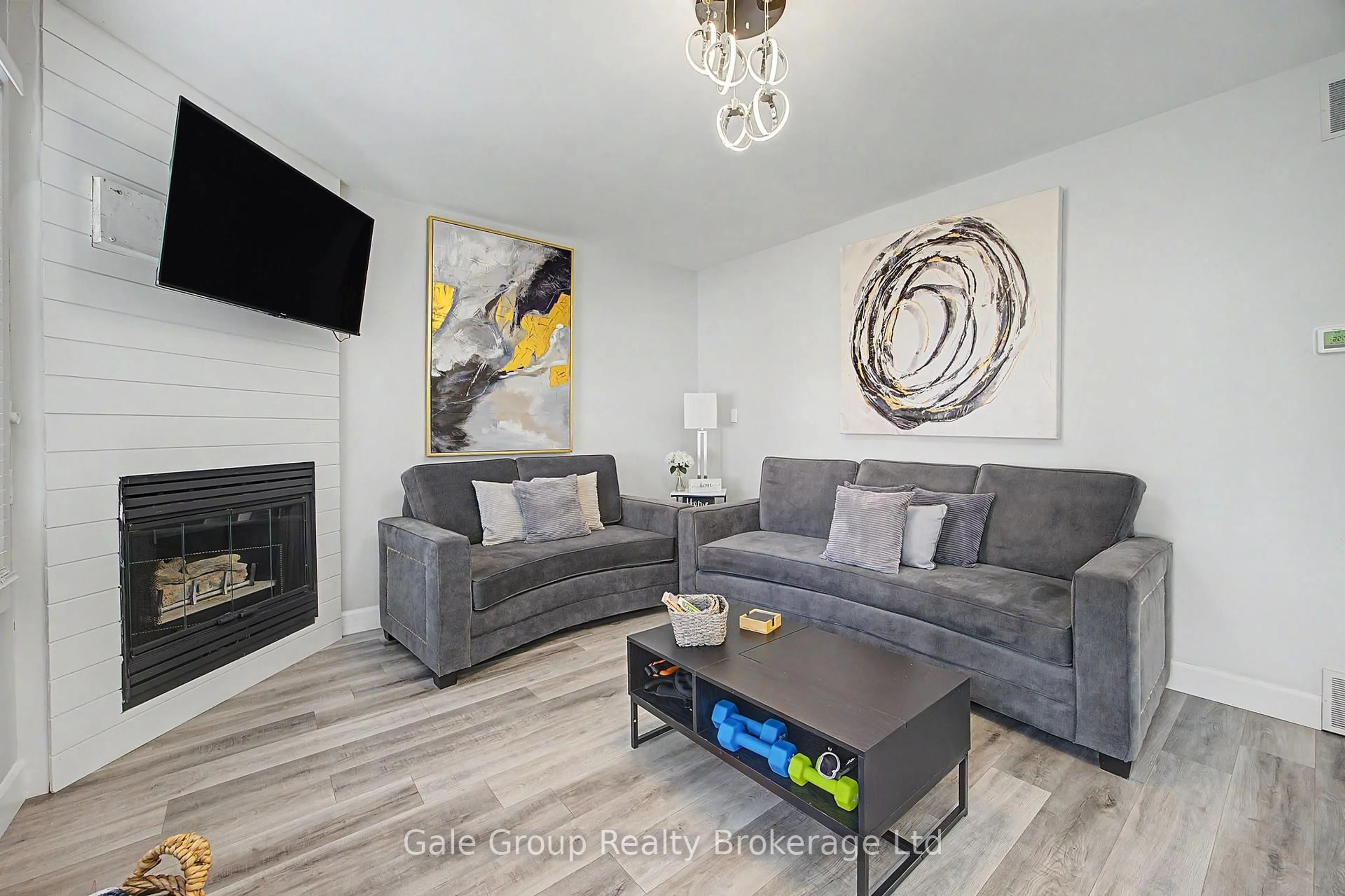 Living room with furniture, unknown for 667 Springbank Ave, Woodstock Ontario N4T 1E3