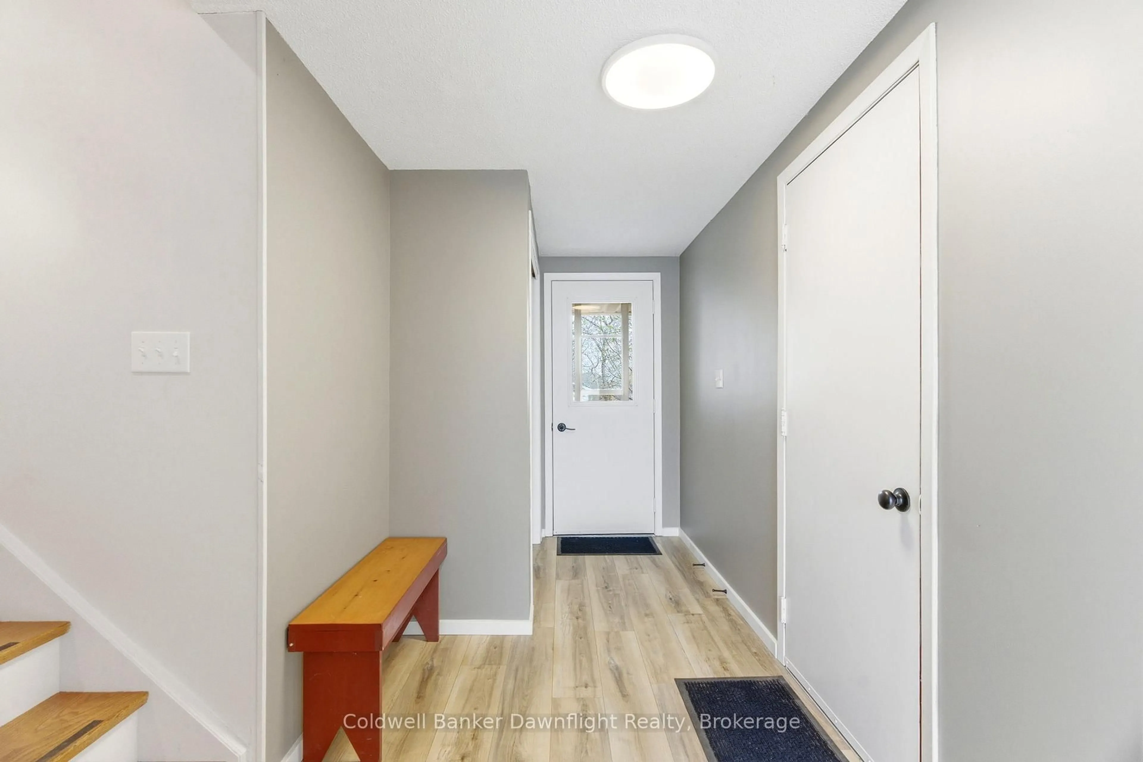Indoor entryway for 516 Maitland Crt, North Huron Ontario N0G 2W0