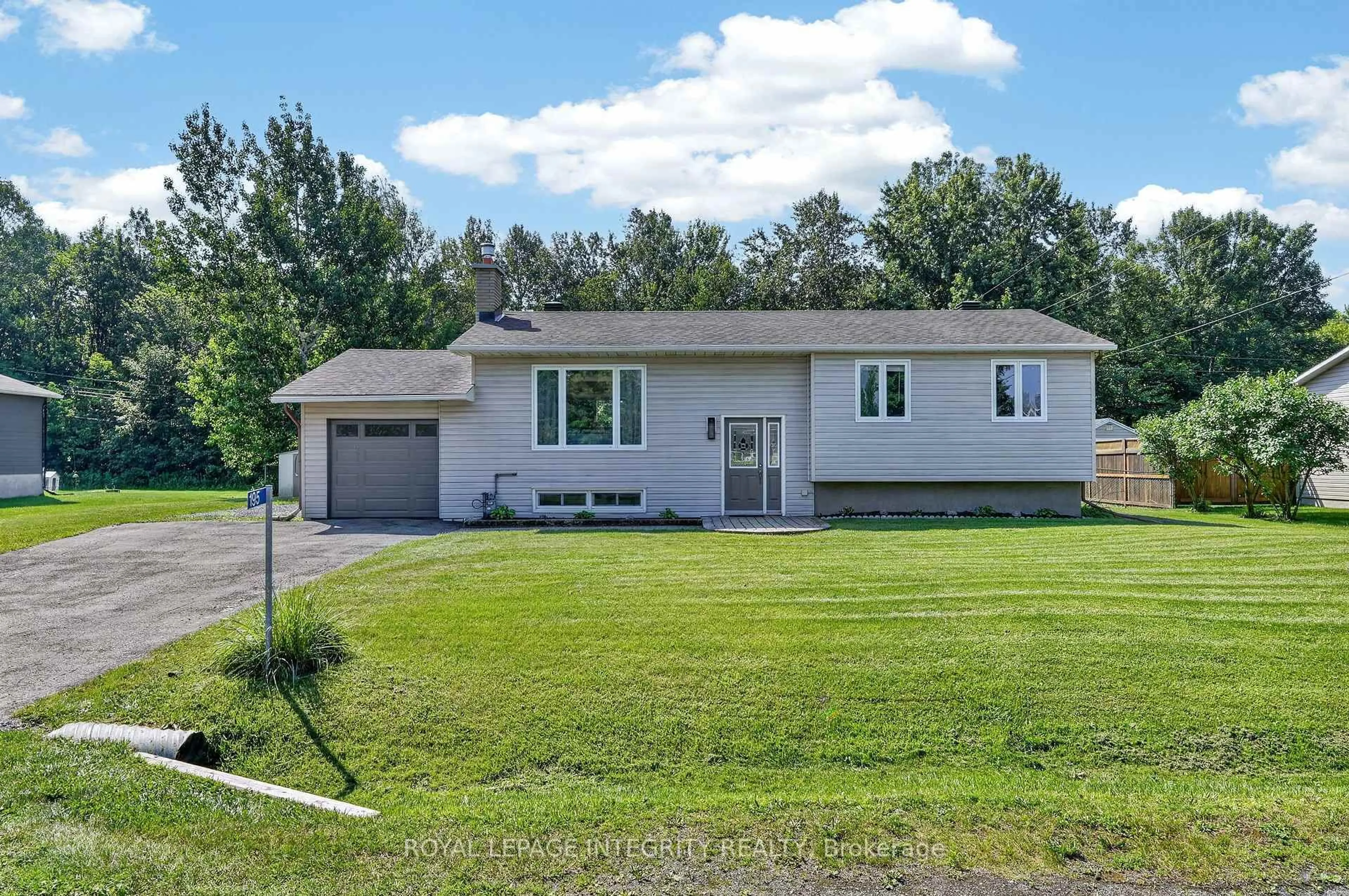Home with vinyl exterior material, street for 195 Francois St, Ottawa Ontario K4B 1J8