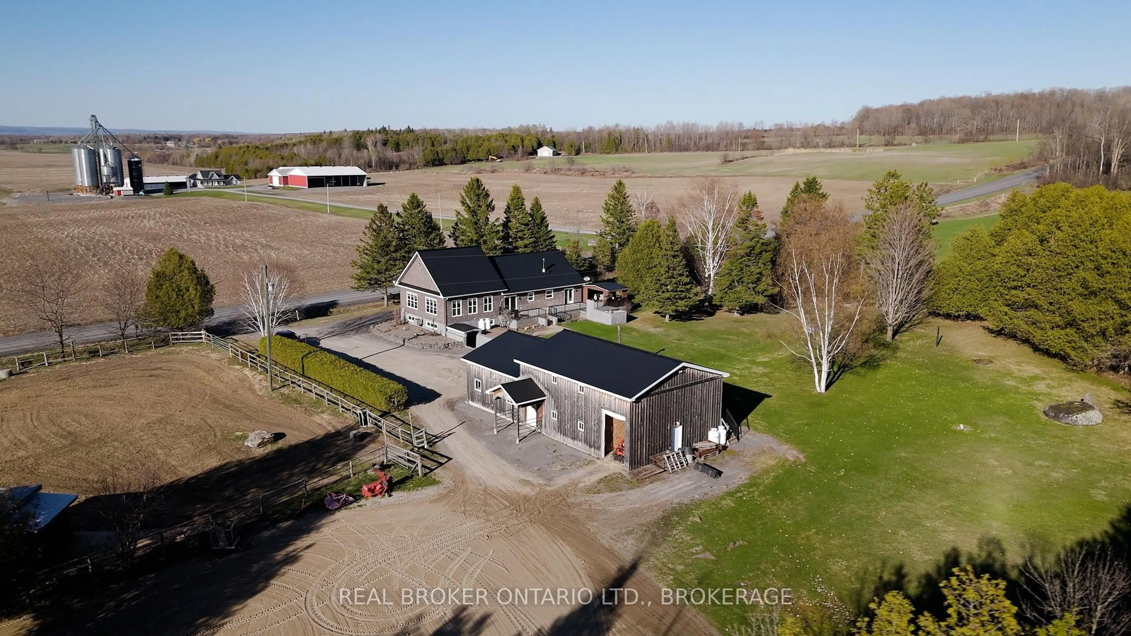 A pic from outside/outdoor area/front of a property/back of a property/a pic from drone, building for 1850 Ridge Rd, Champlain Ontario K0B 1R0