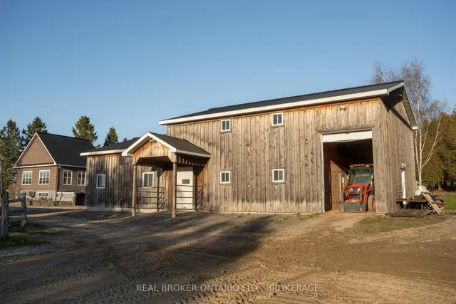 1850 Ridge Rd, Champlain 4