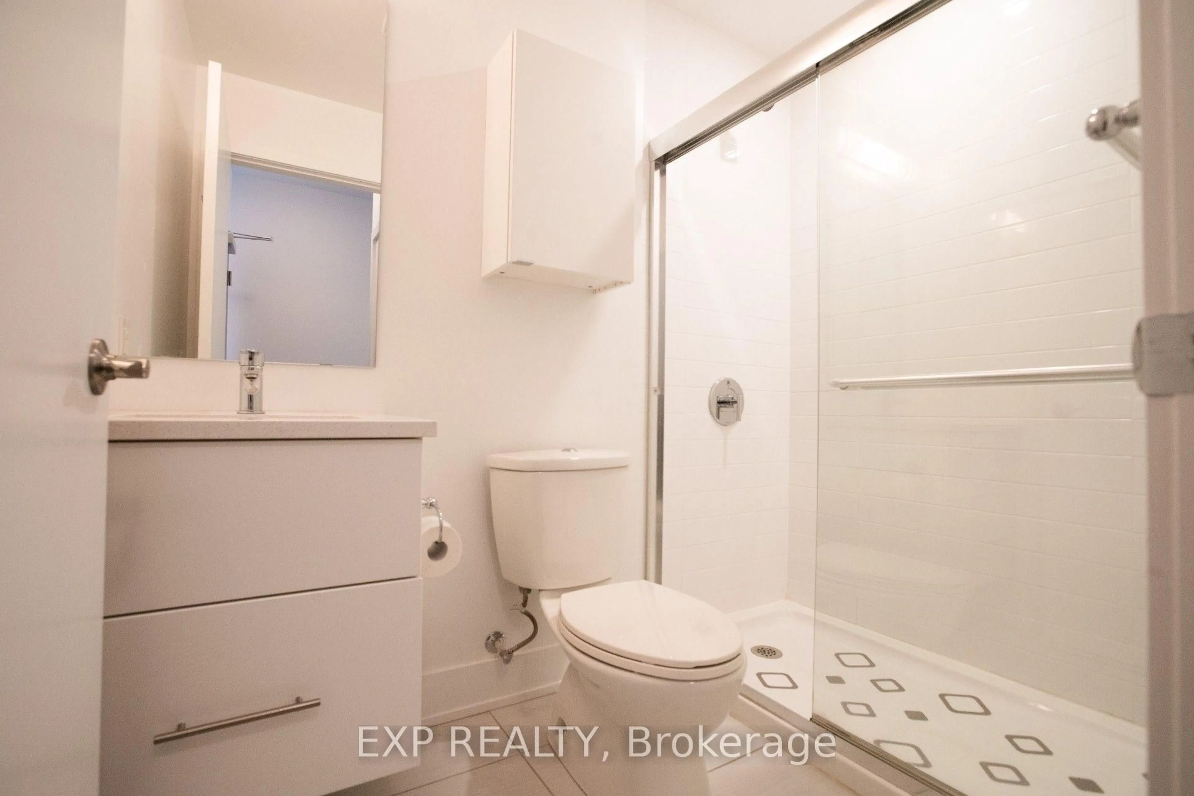 Standard bathroom, ceramic/tile floor for 88 Richmond Rd #Unit 314, Ottawa Ontario K1Z 0B1