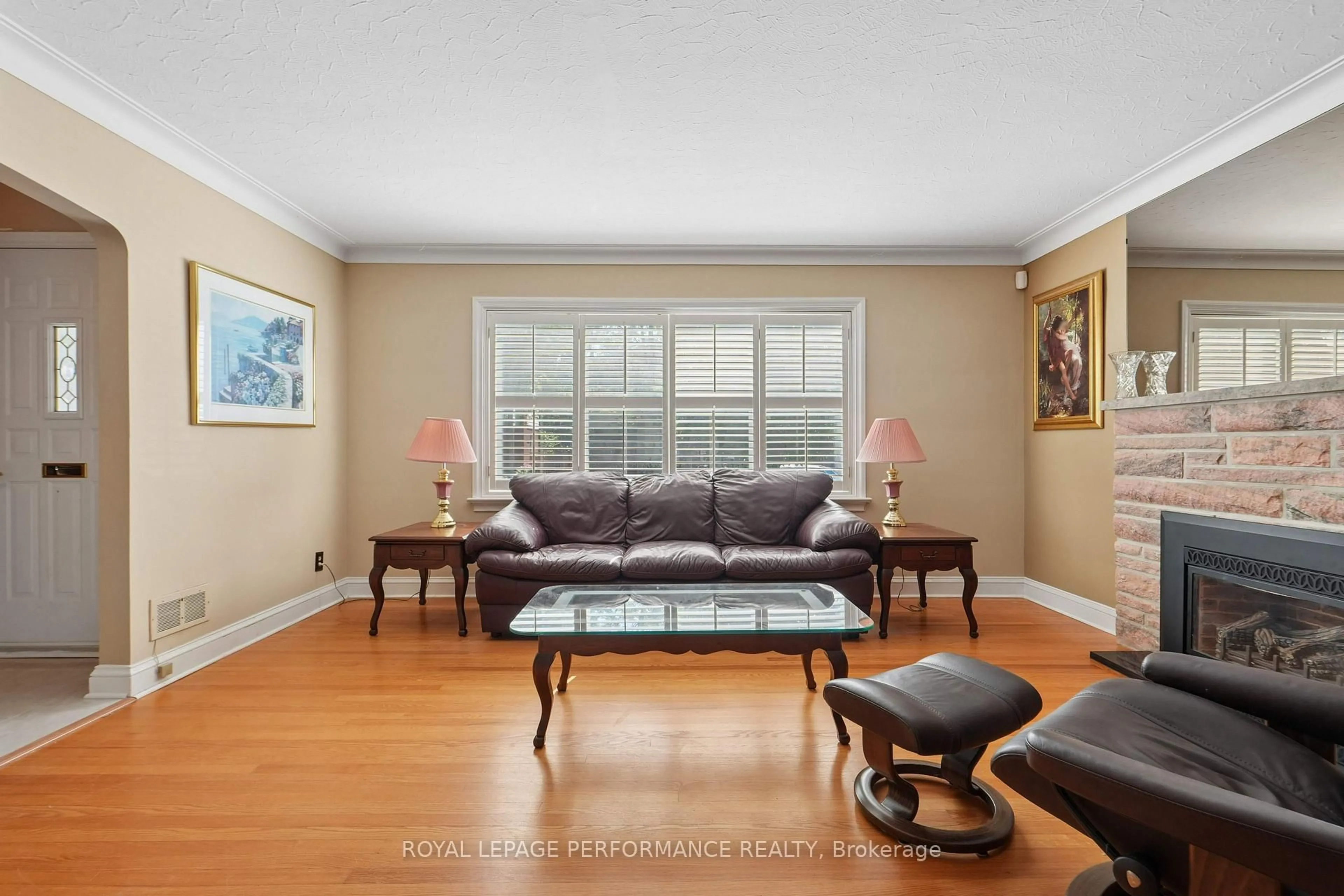 Living room with furniture, unknown for 49 Glencairn Ave, Ottawa Ontario K1S 1M5