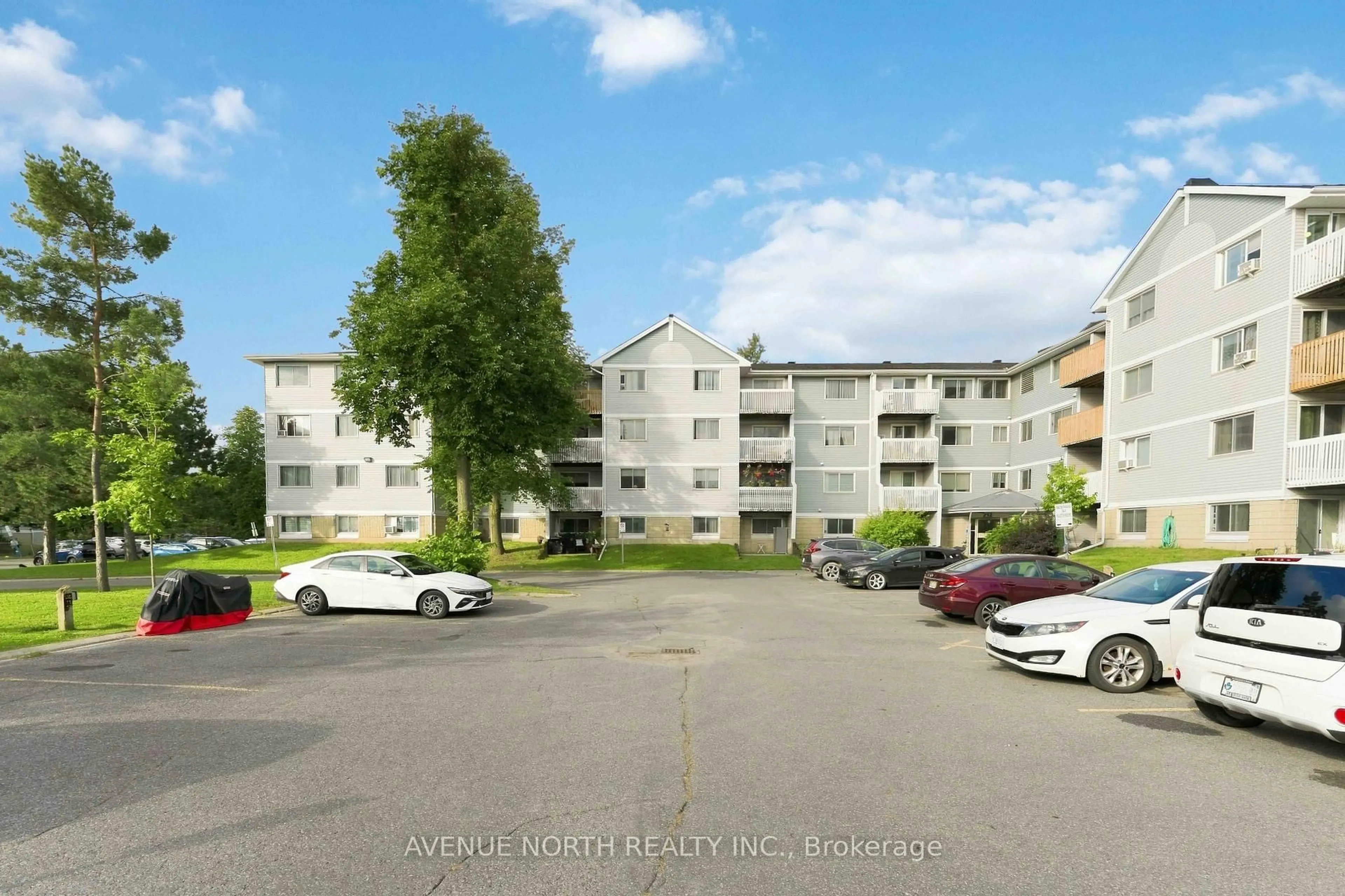 Unknown for 212 Viewmount Dr #210, Ottawa Ontario K2E 7X2