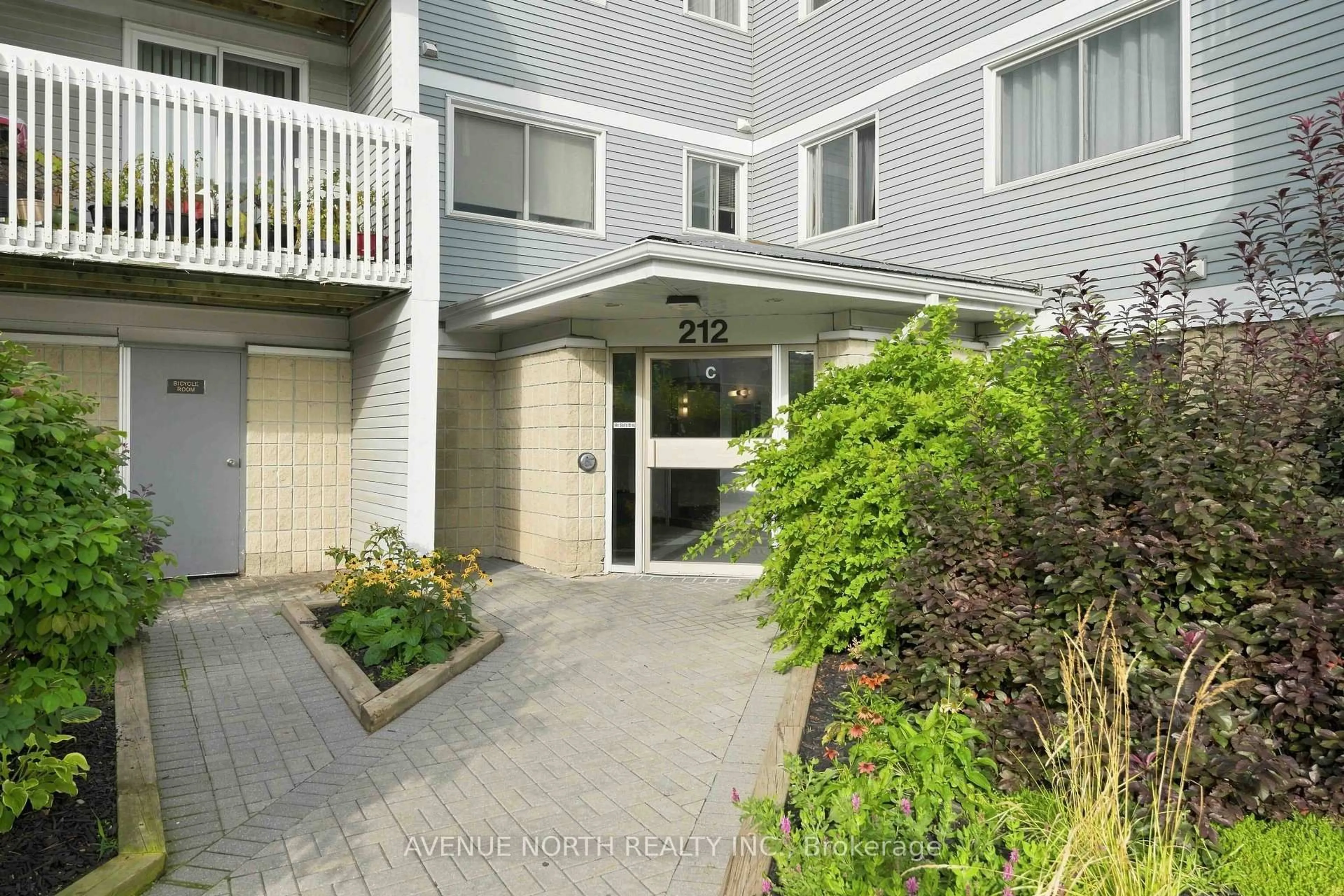 Patio, unknown for 212 Viewmount Dr #210, Ottawa Ontario K2E 7X2