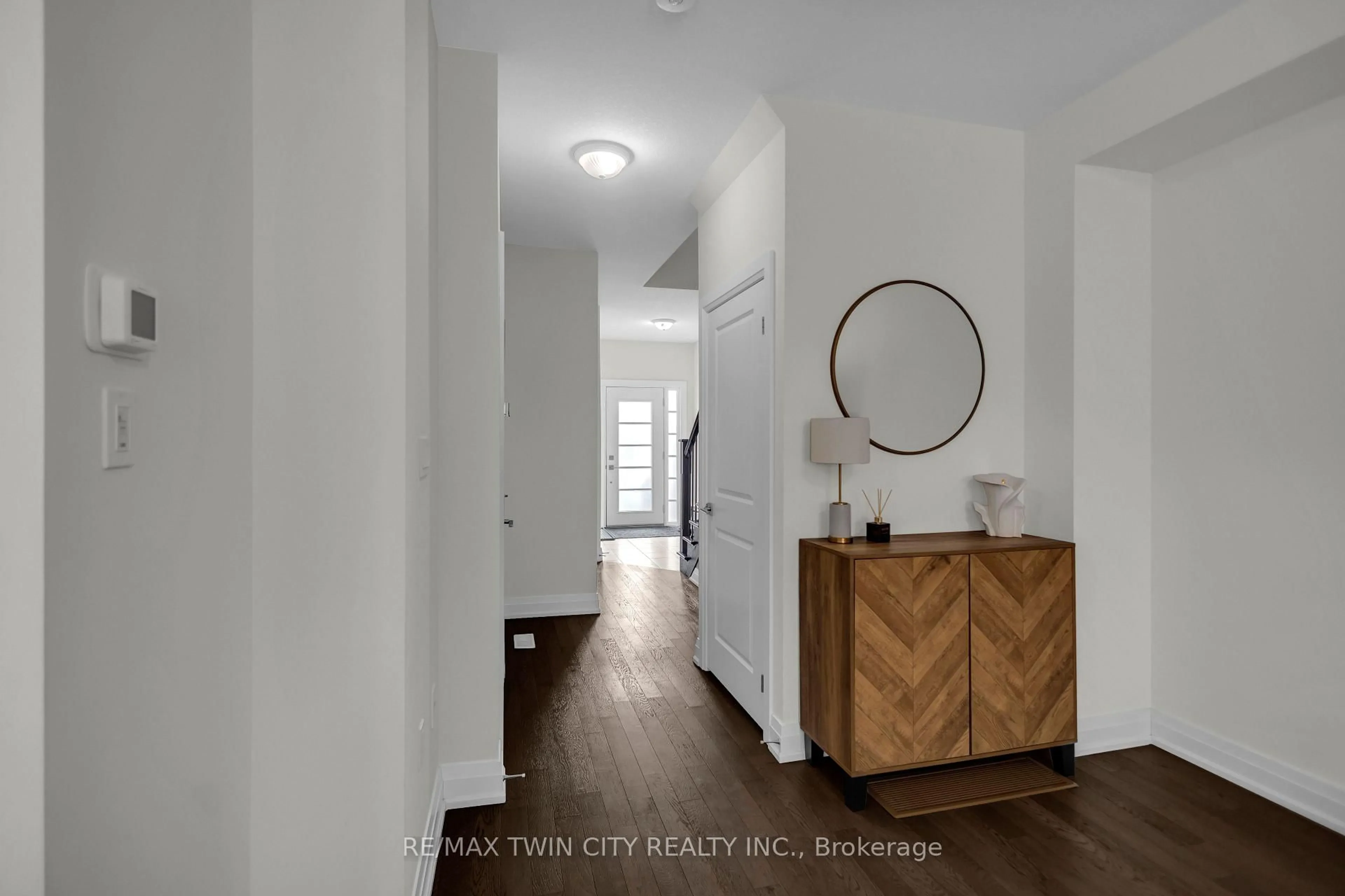 Indoor entryway for 536 Grey St, Brantford Ontario N3S 0C3