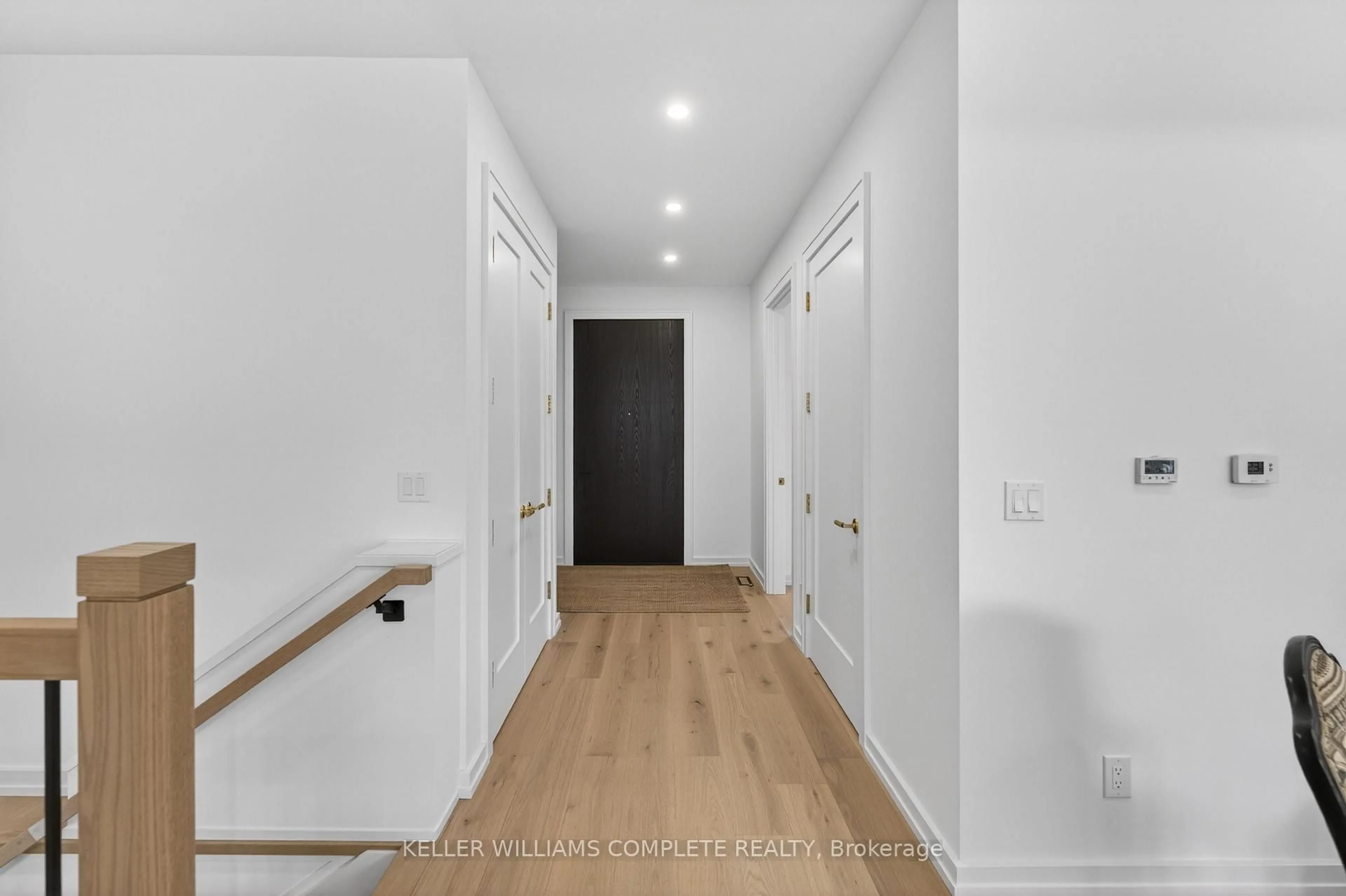 Indoor entryway for 3310 Bethune Ave, Fort Erie Ontario L0S 1N0