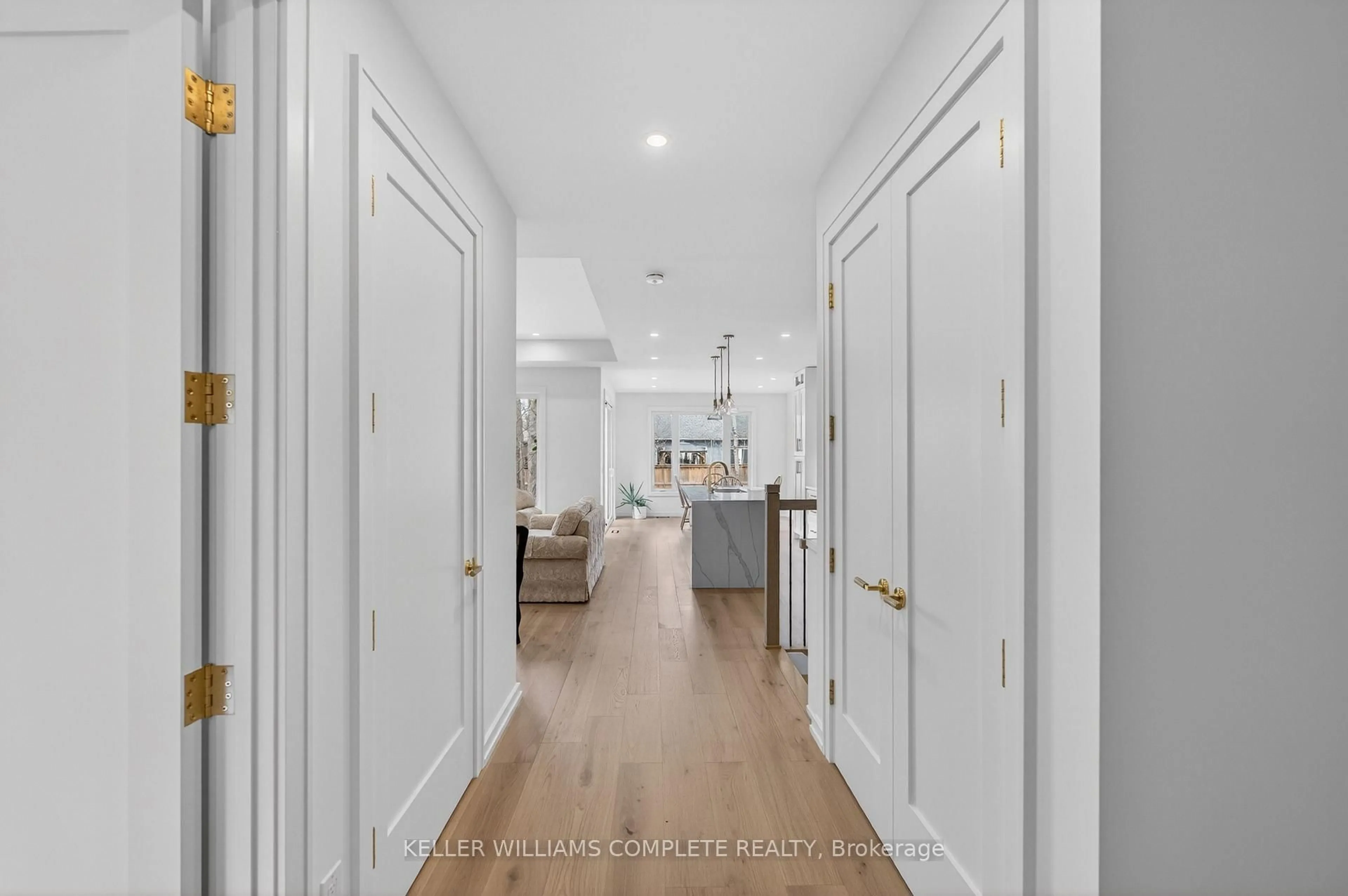 Indoor entryway for 3310 Bethune Ave, Fort Erie Ontario L0S 1N0