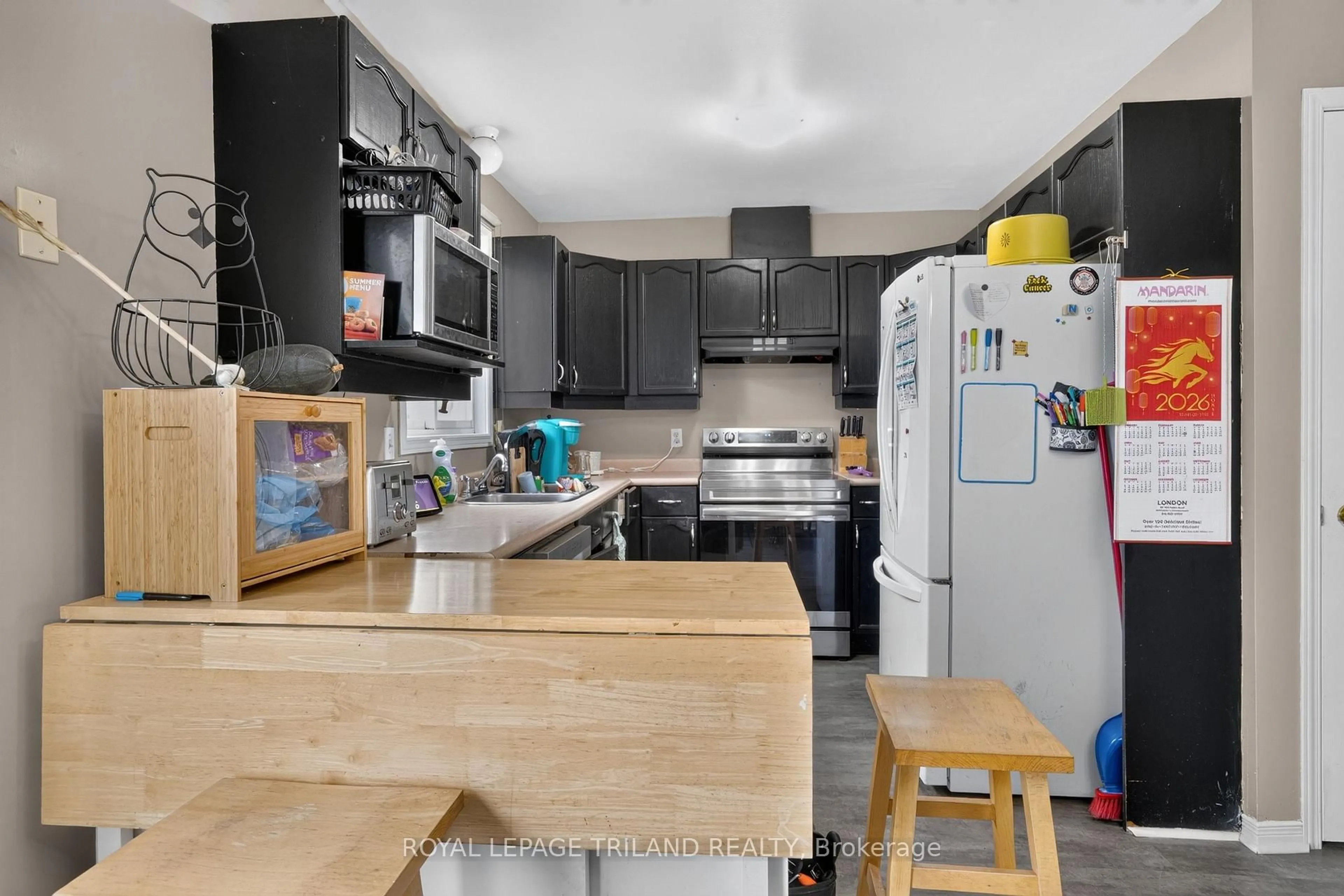 Standard kitchen, unknown for 267 Fleming Dr, London East Ontario N5V 4Y7