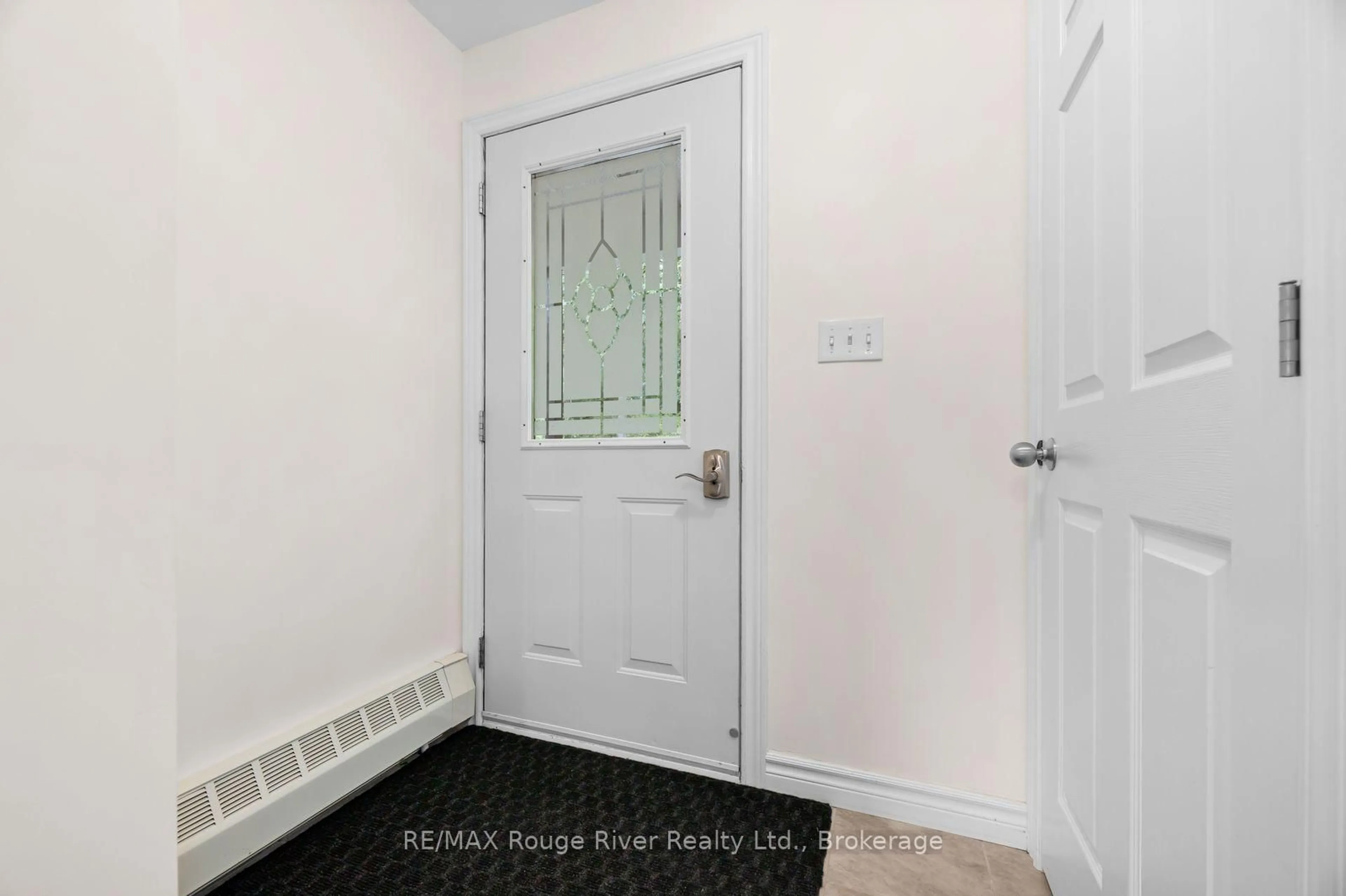 Indoor entryway for 132 Addington Road 5 Rd, Cloyne Ontario K0H 1K0