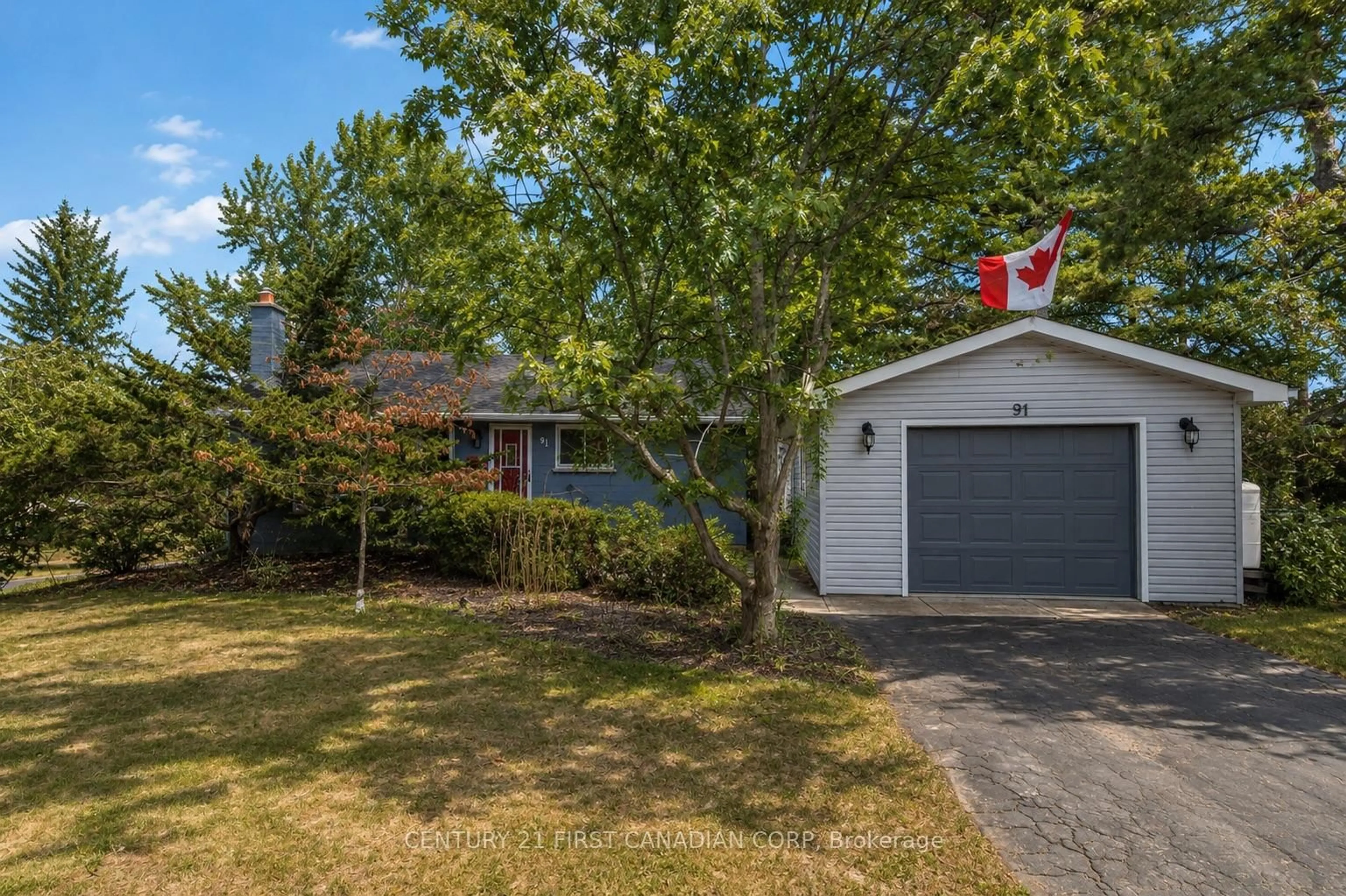 A pic from outside/outdoor area/front of a property/back of a property/a pic from drone, street for 91 Biscay Rd, London North Ontario N6H 3K8
