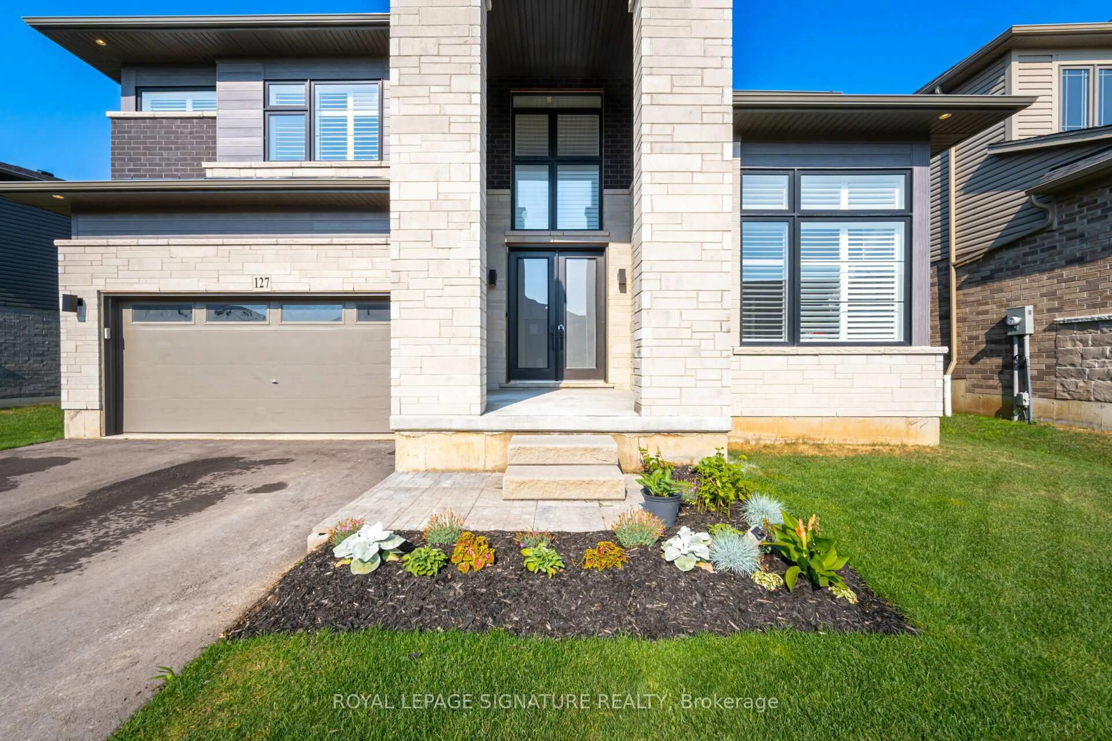 Home with brick exterior material, street for 127 Court Dr, Brant Ontario N3L 0L6