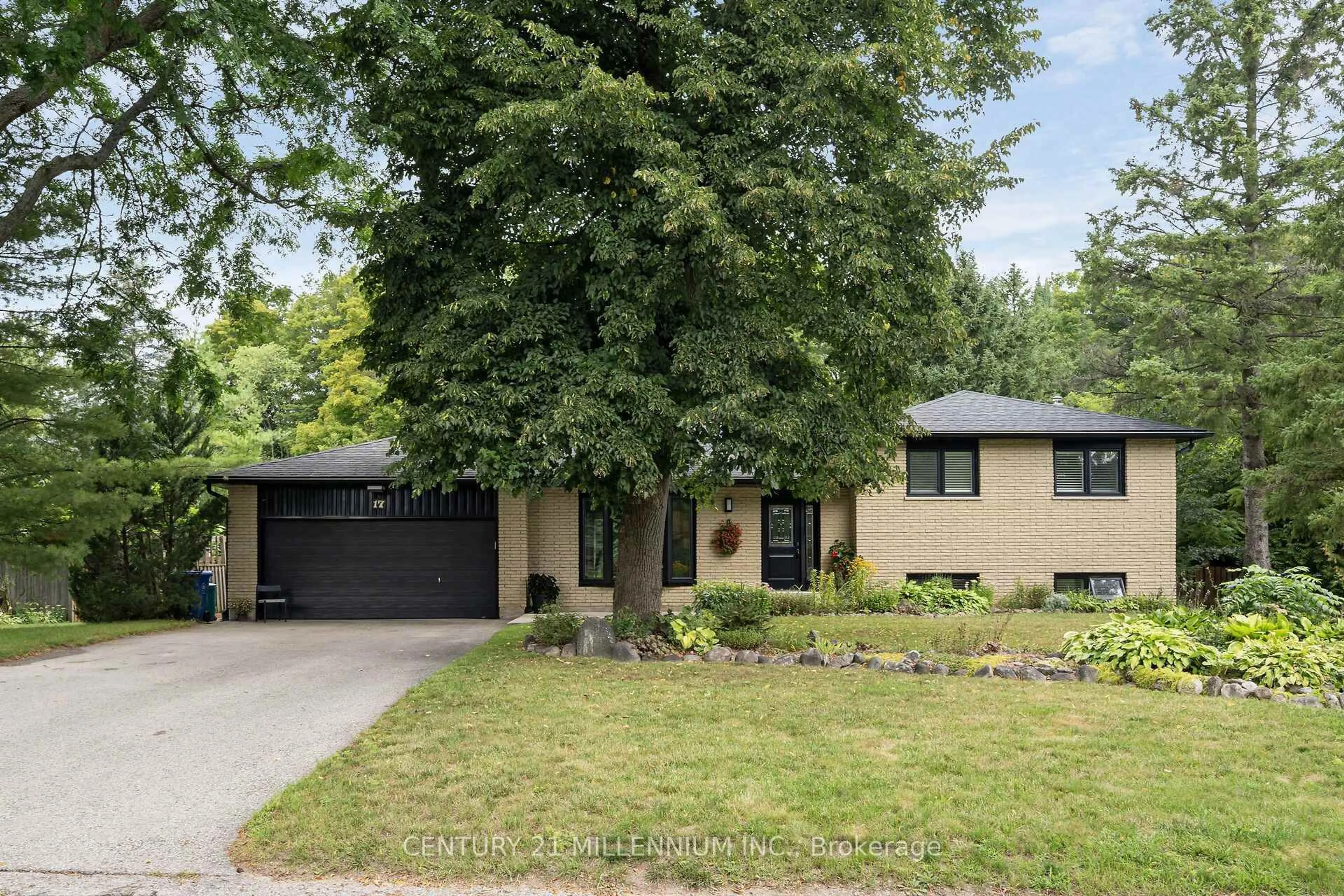 Home with vinyl exterior material, street for 17 Erin Heights Dr, Erin Ontario N0B 1T0