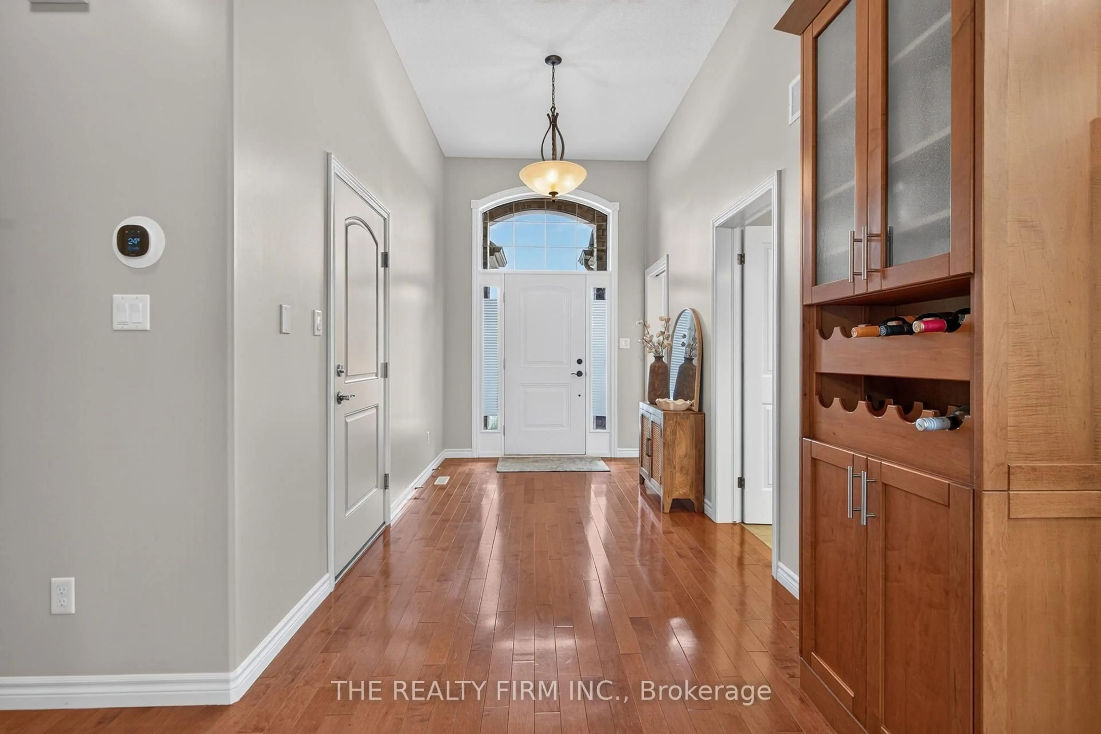 Indoor entryway for 46 Ashwood Cres, Middlesex Centre Ontario N0M 2A0