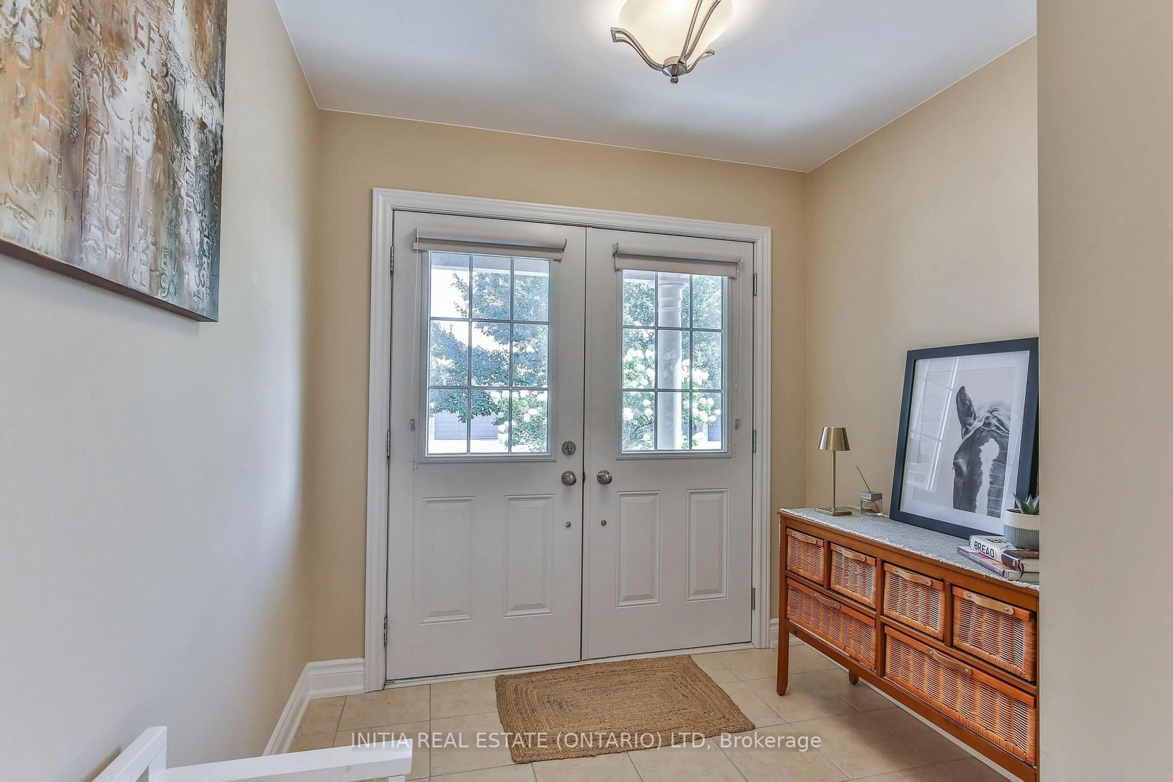 Indoor entryway for 3209 Tilbury Lane, London South Ontario N6P 1W3