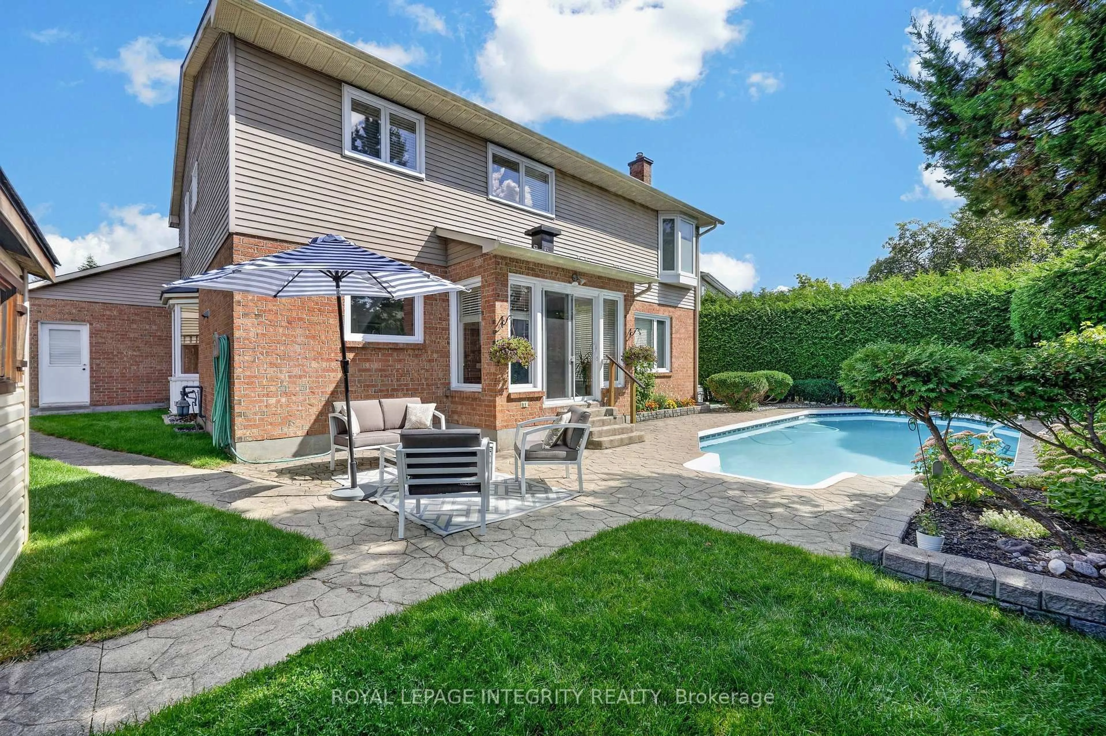 Unknown for 1398 Hayes St, Orleans Ontario K1E 3M3