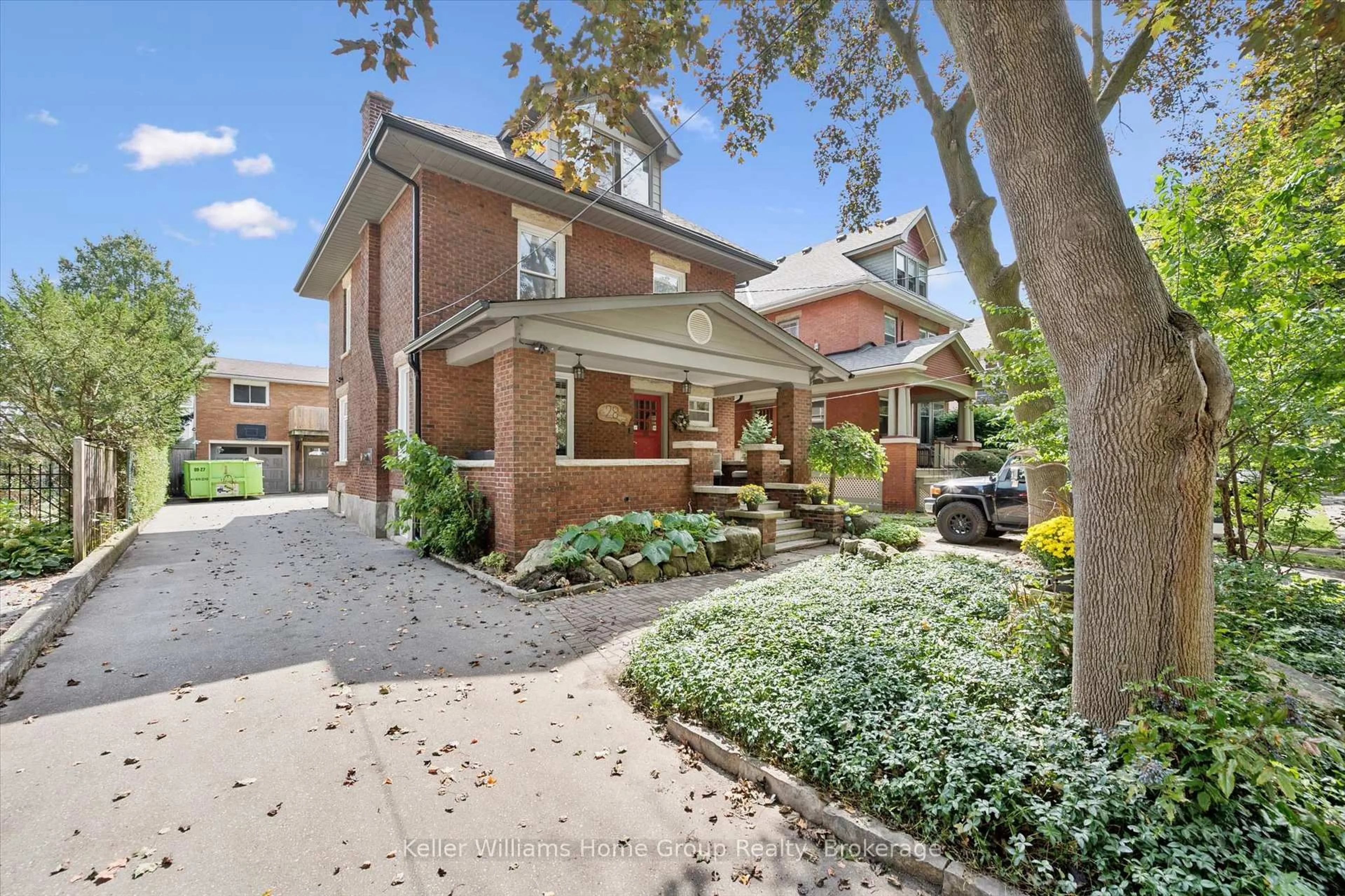 Home with brick exterior material, street for 28 Oxford St, Guelph Ontario N1H 2M3