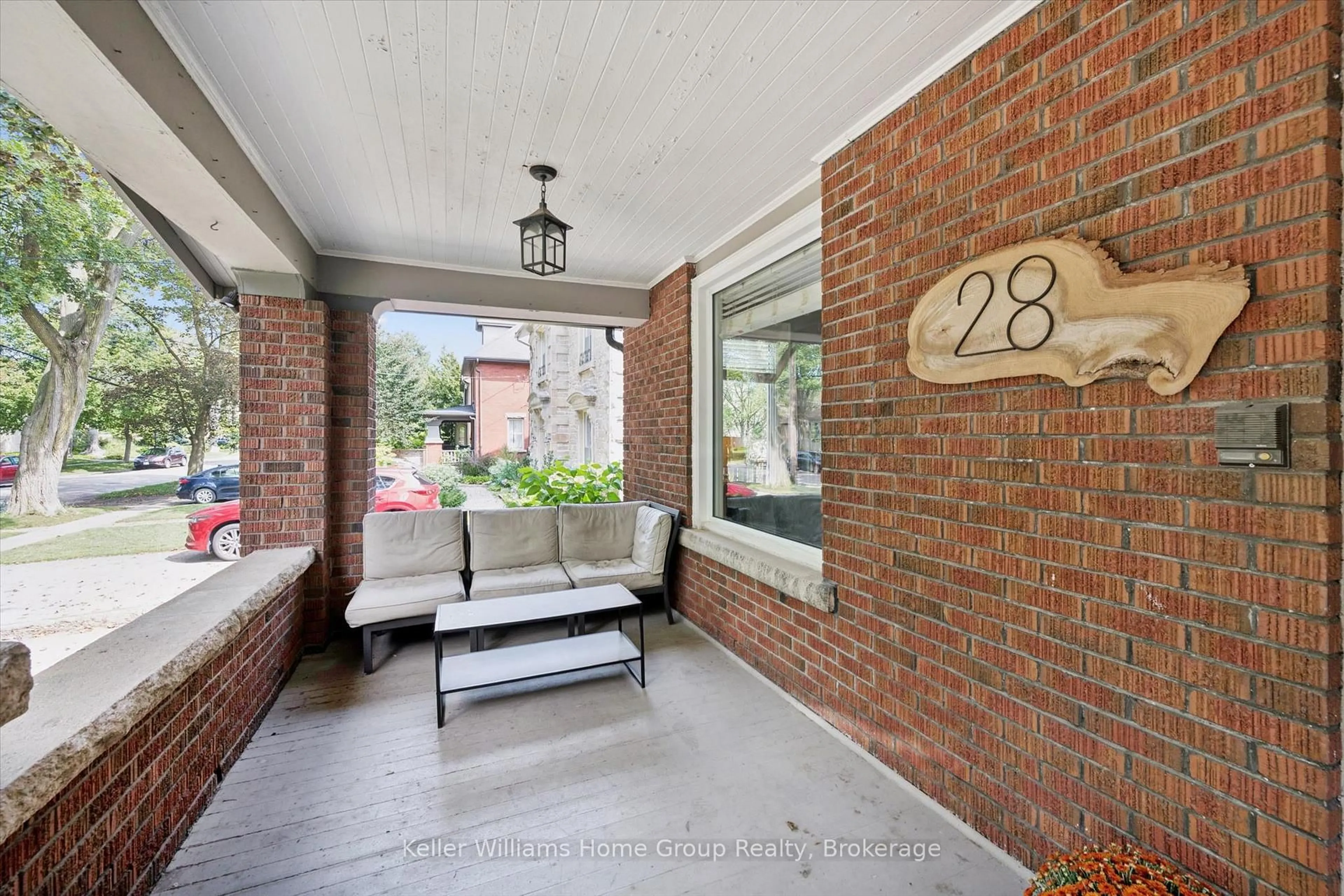 Unknown for 28 Oxford St, Guelph Ontario N1H 2M3