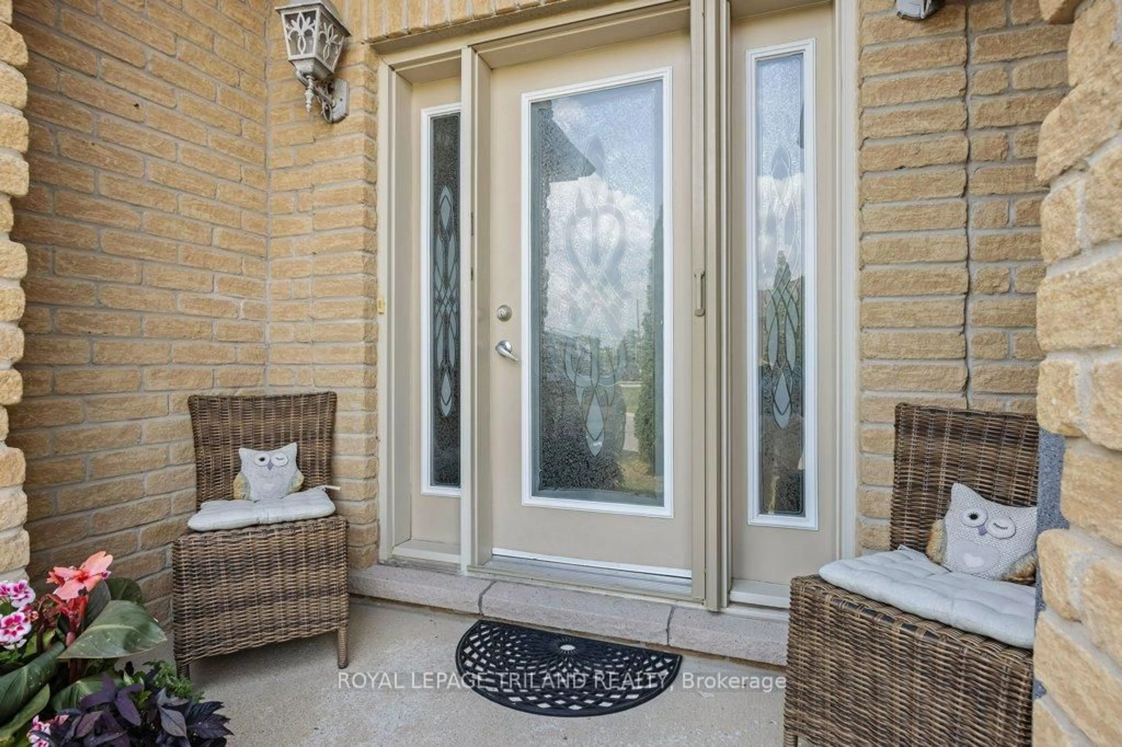 Patio, street for 70 Tanoak Dr #67, London North Ontario N6G 5R3