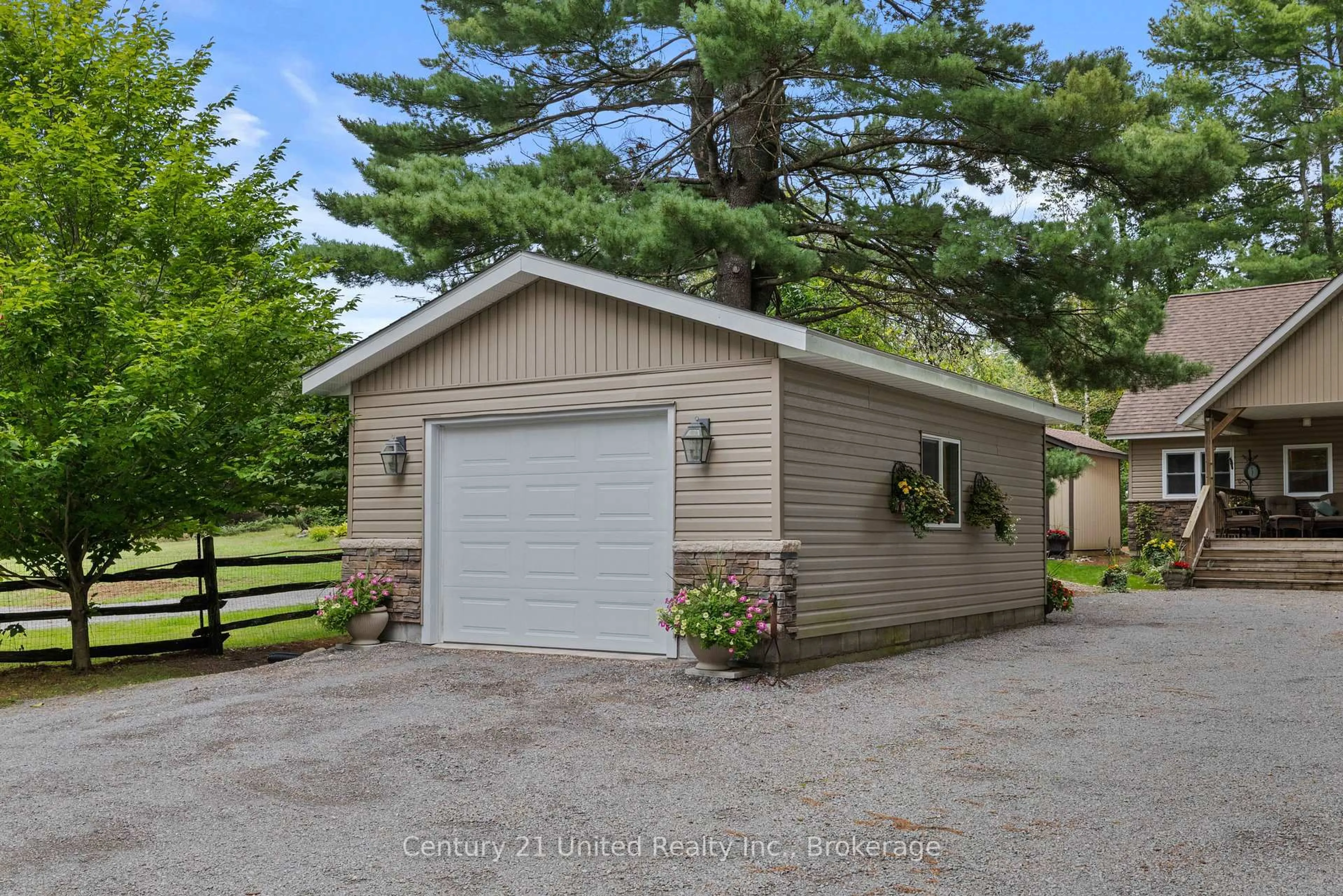 Indoor garage for 9545 Hwy 28, North Kawartha Ontario K0L 1A0