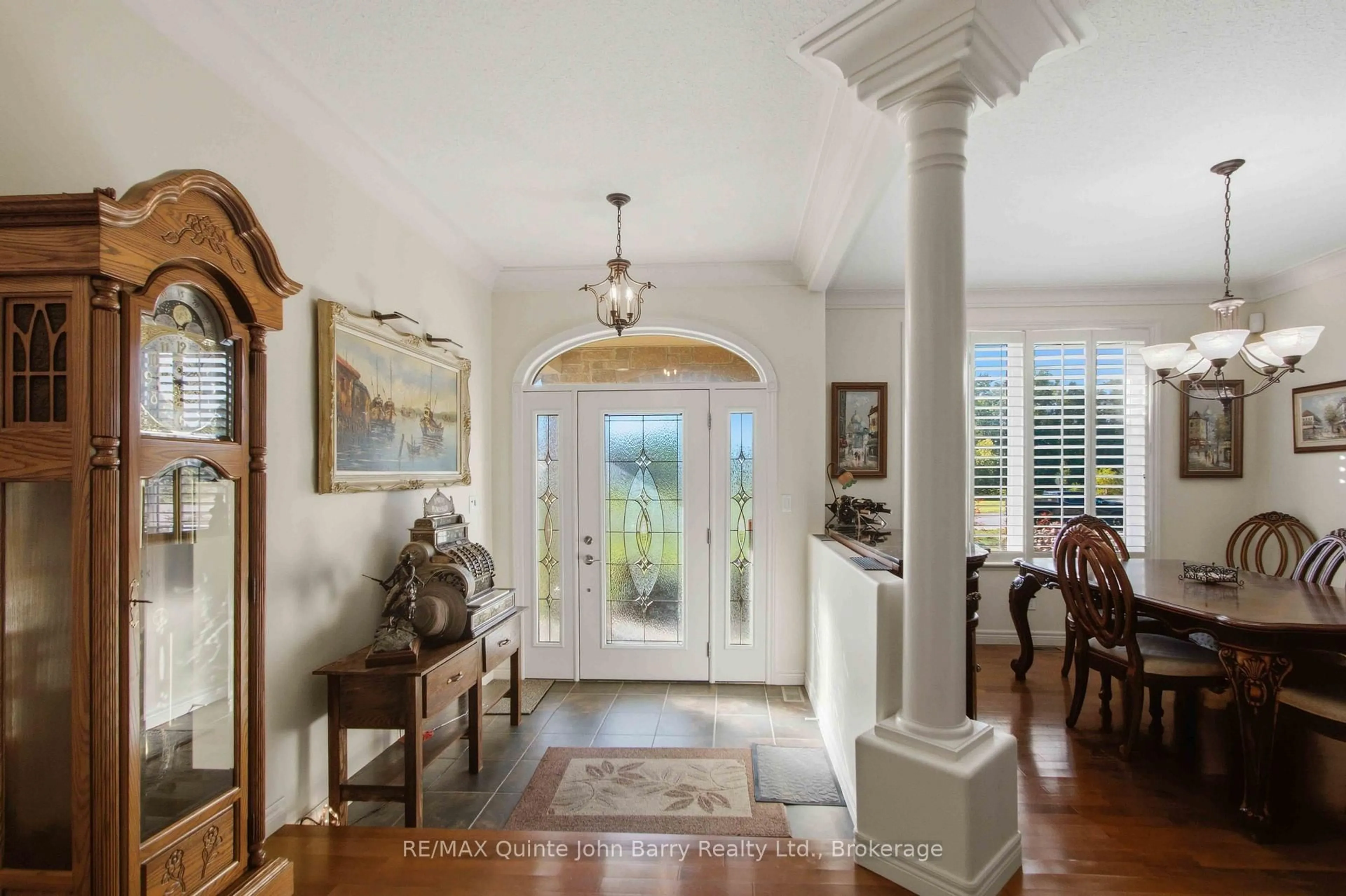 Indoor entryway for 5 Old Carrying Place Rd, Quinte West Ontario K0K 1L0
